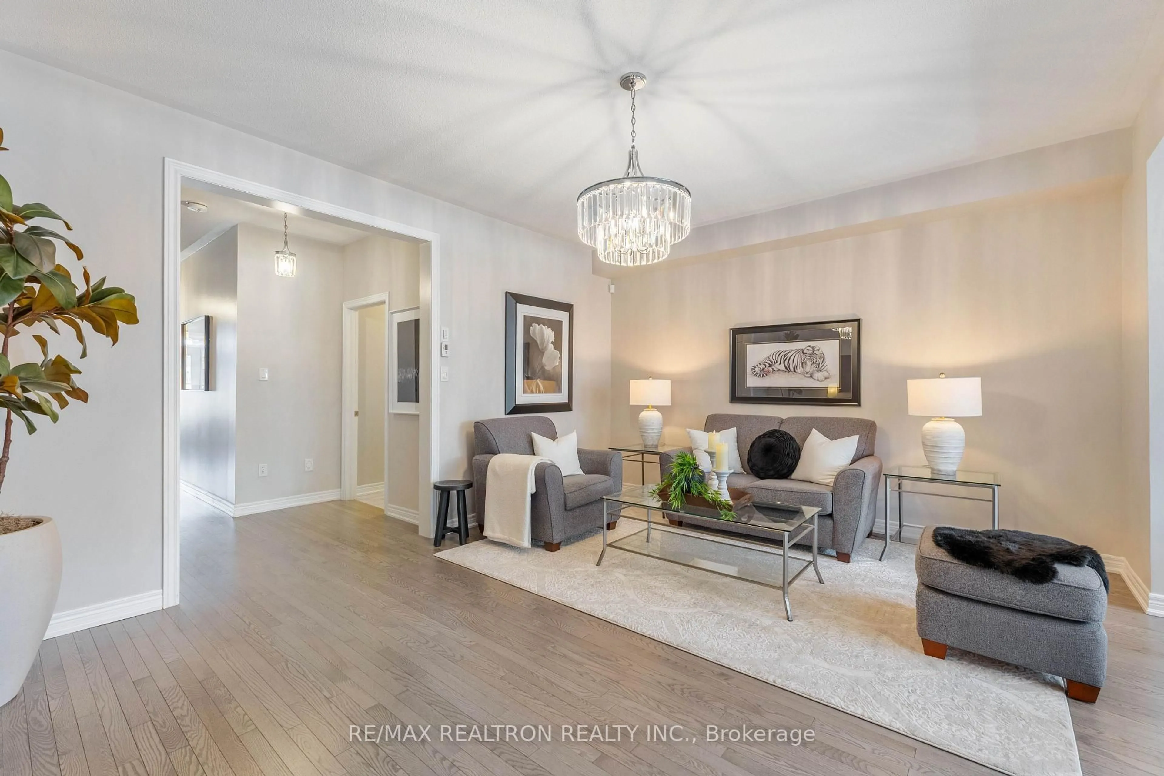 Living room with furniture, unknown for 149 Beechborough Cres, East Gwillimbury Ontario L9N 0P1