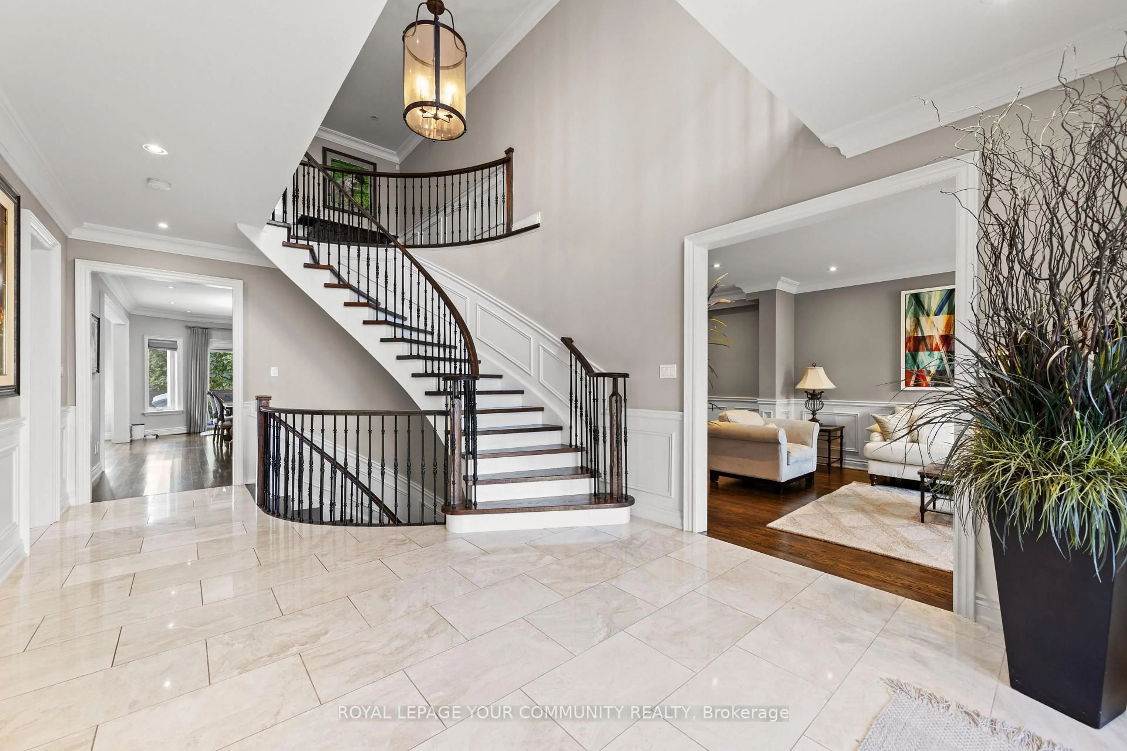 Unknown for 6 Magistrale Crt, Richmond Hill Ontario L4C 0H3