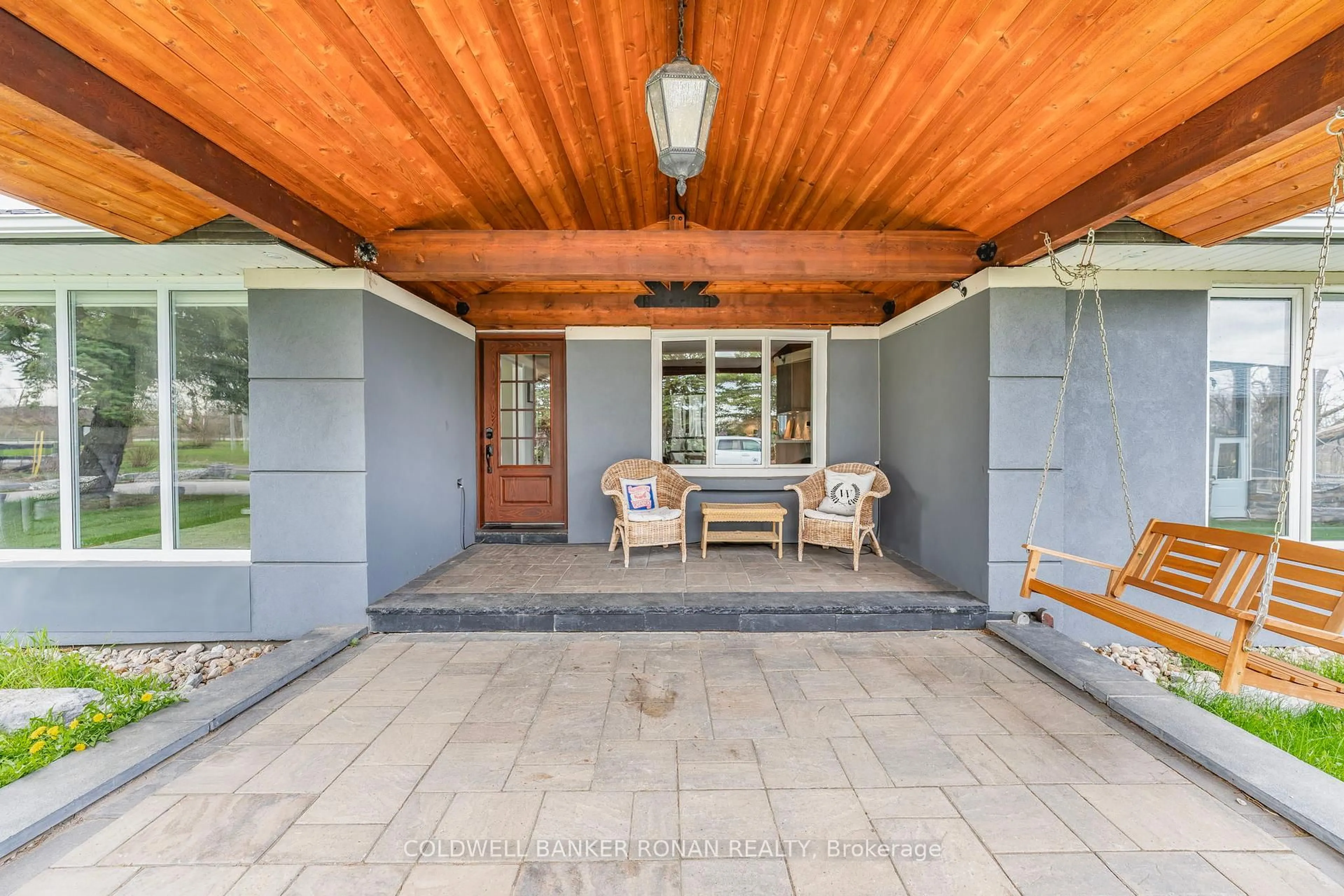 Patio, street for 1382 10th Line, Innisfil Ontario L9S 3P2