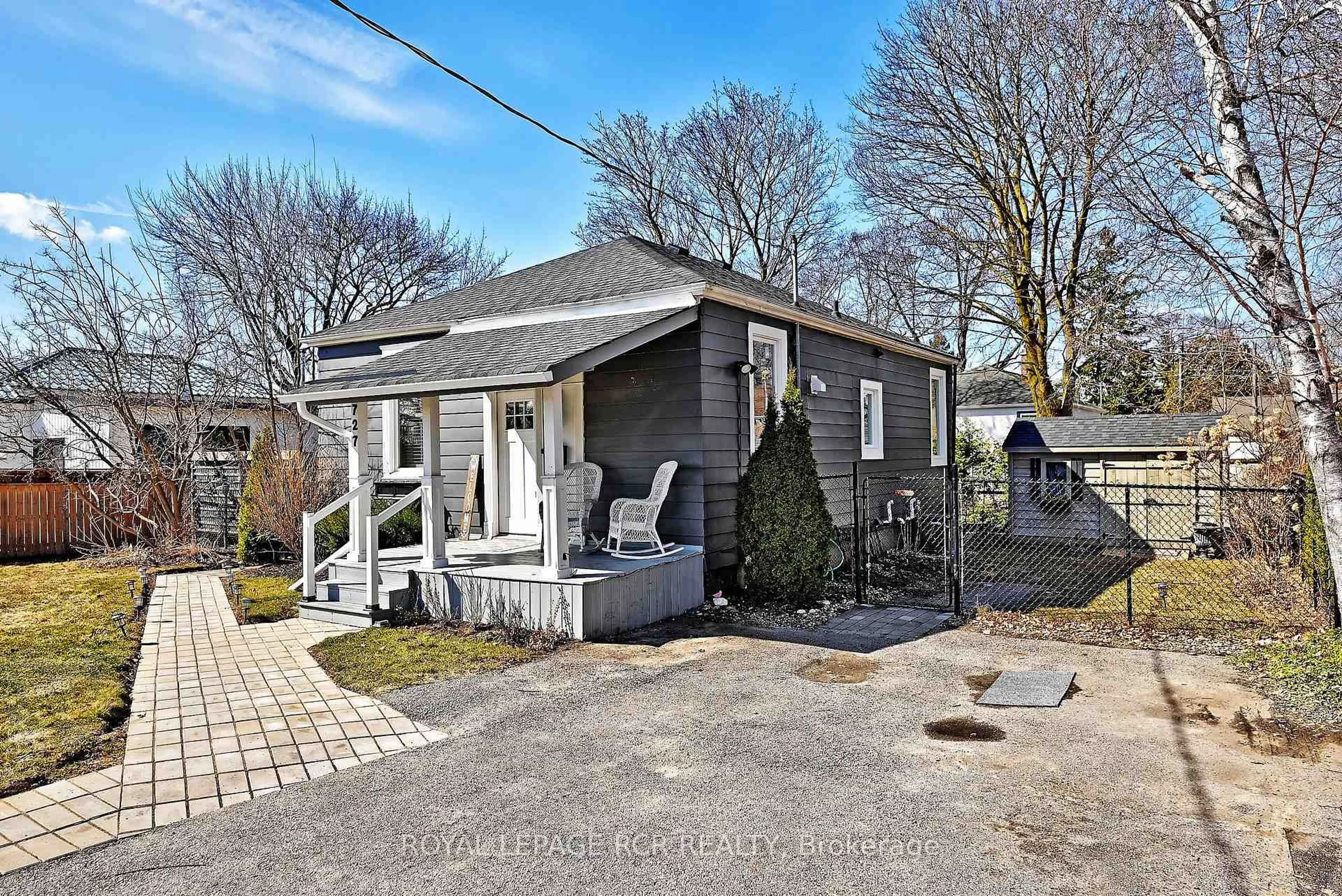 Unknown for 727 Lowell Ave, Newmarket Ontario L3Y 1T4