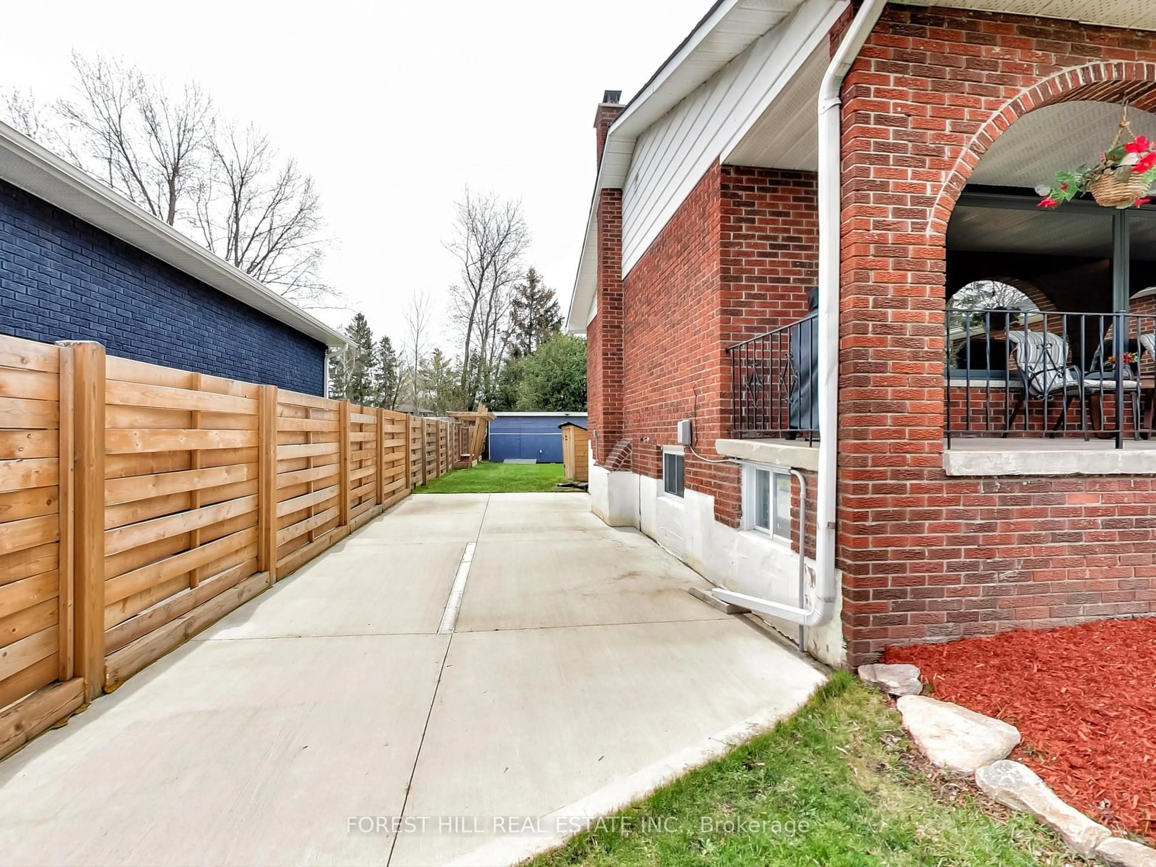 Home with brick exterior material, street for 1153 Vernor Dr, Innisfil Ontario L0L 1R0