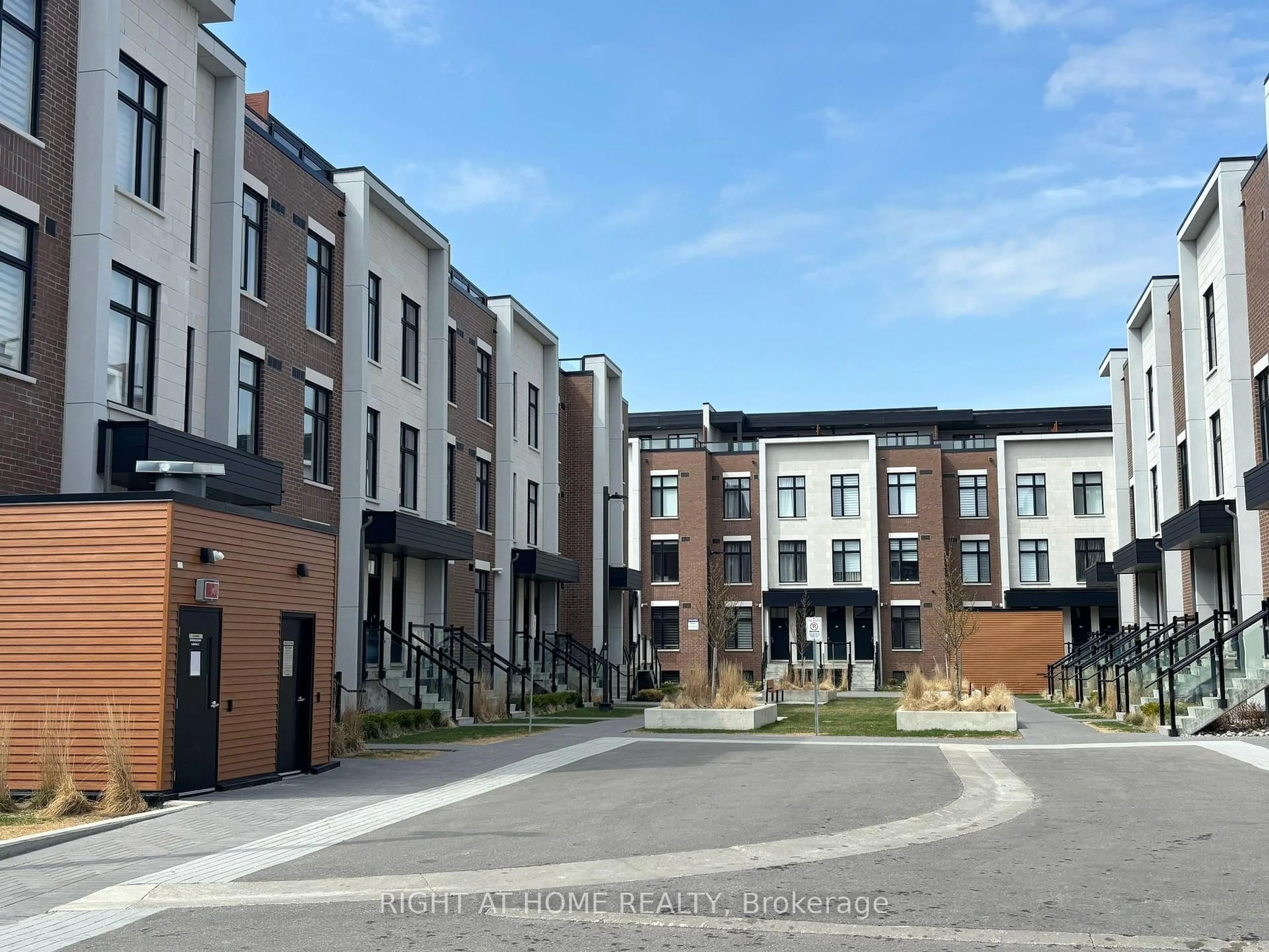 Unknown for 9570 ISLINGTON Ave #U228, Vaughan Ontario L4H 5E8