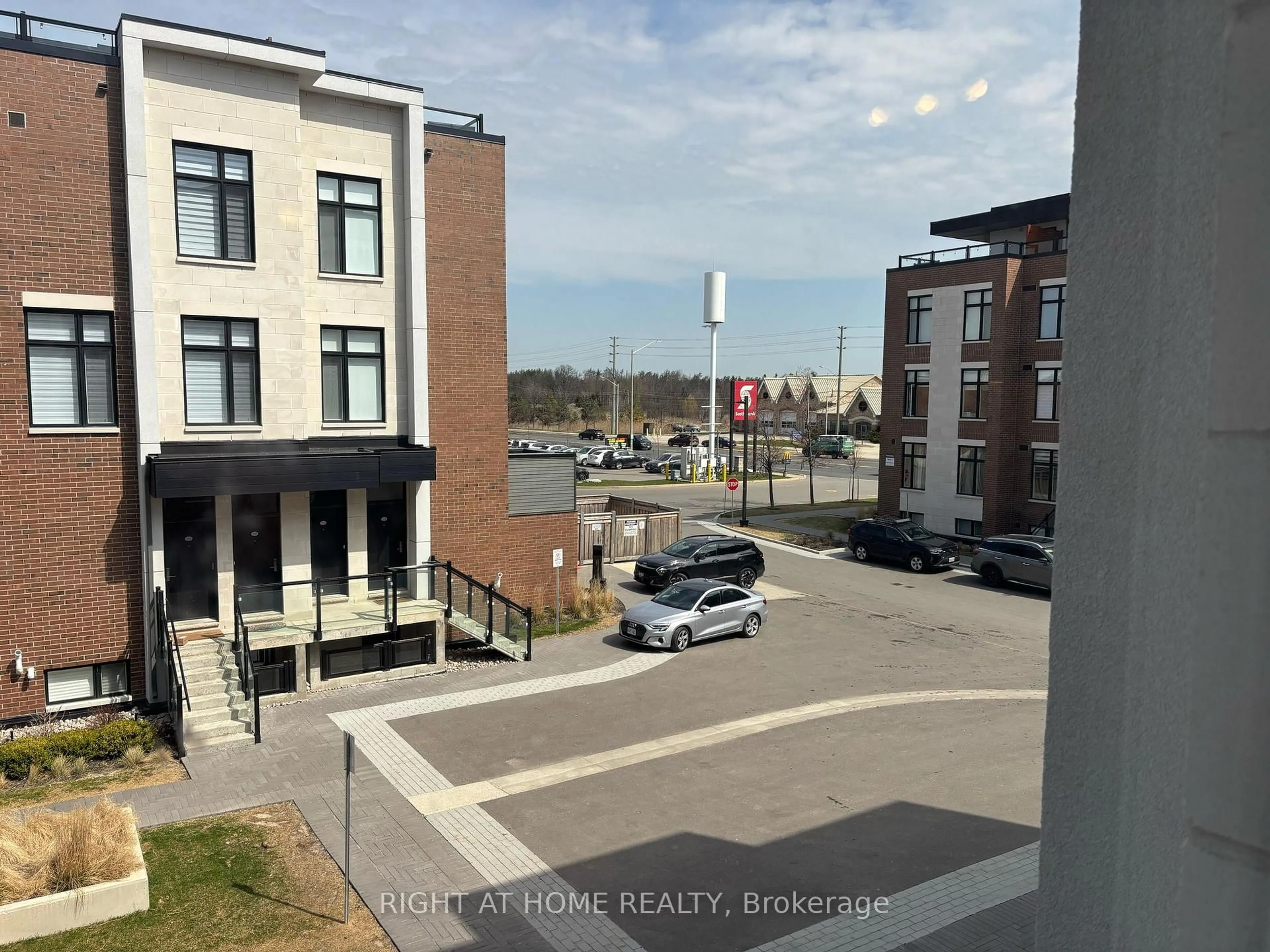 Unknown for 9570 ISLINGTON Ave #U228, Vaughan Ontario L4H 5E8