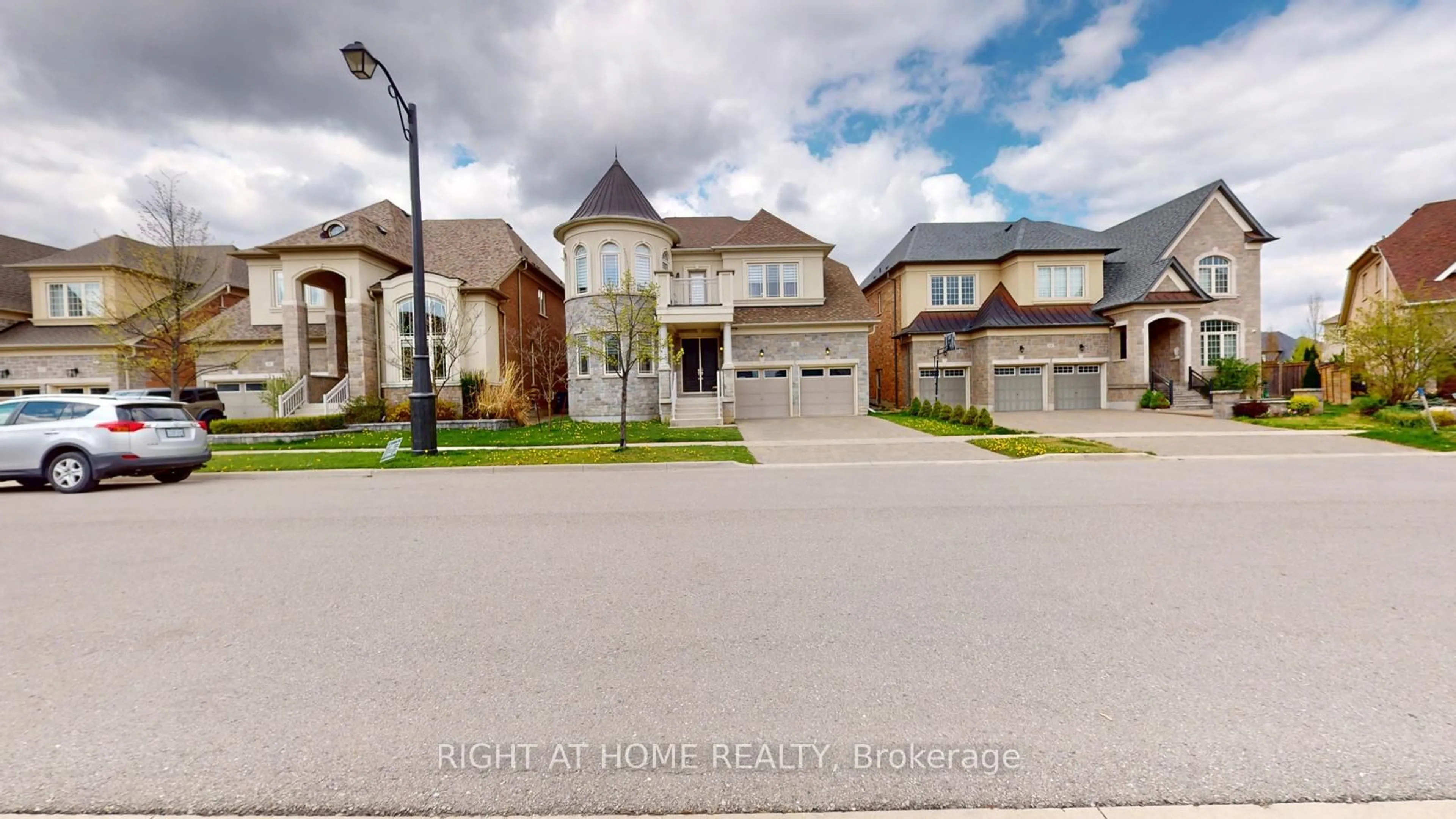 Unknown for 60 Chesney Cres, Vaughan Ontario L4H 4A5