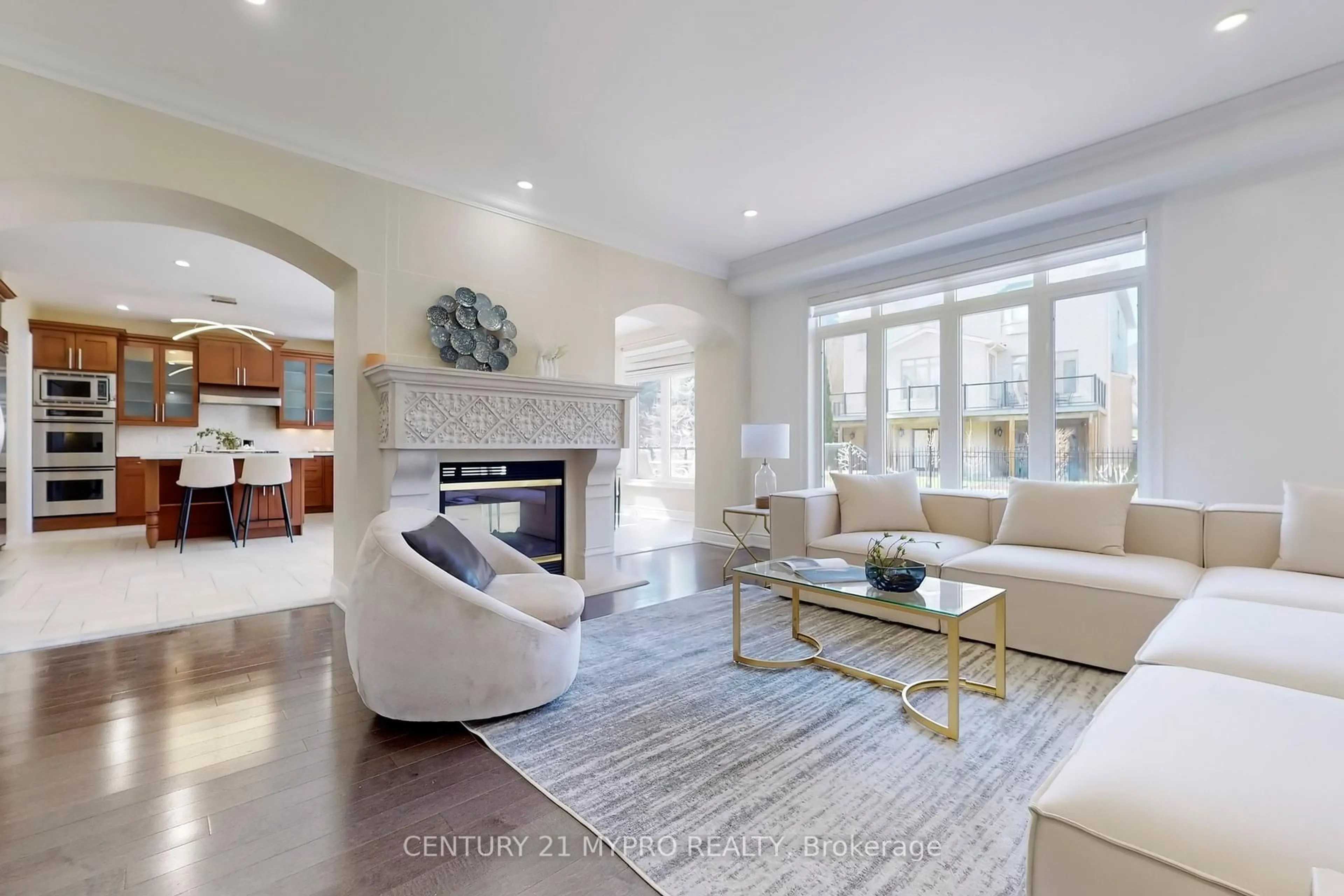 Living room with furniture, ceramic/tile floor for 420 Paradelle Dr, Richmond Hill Ontario L4E 4R9