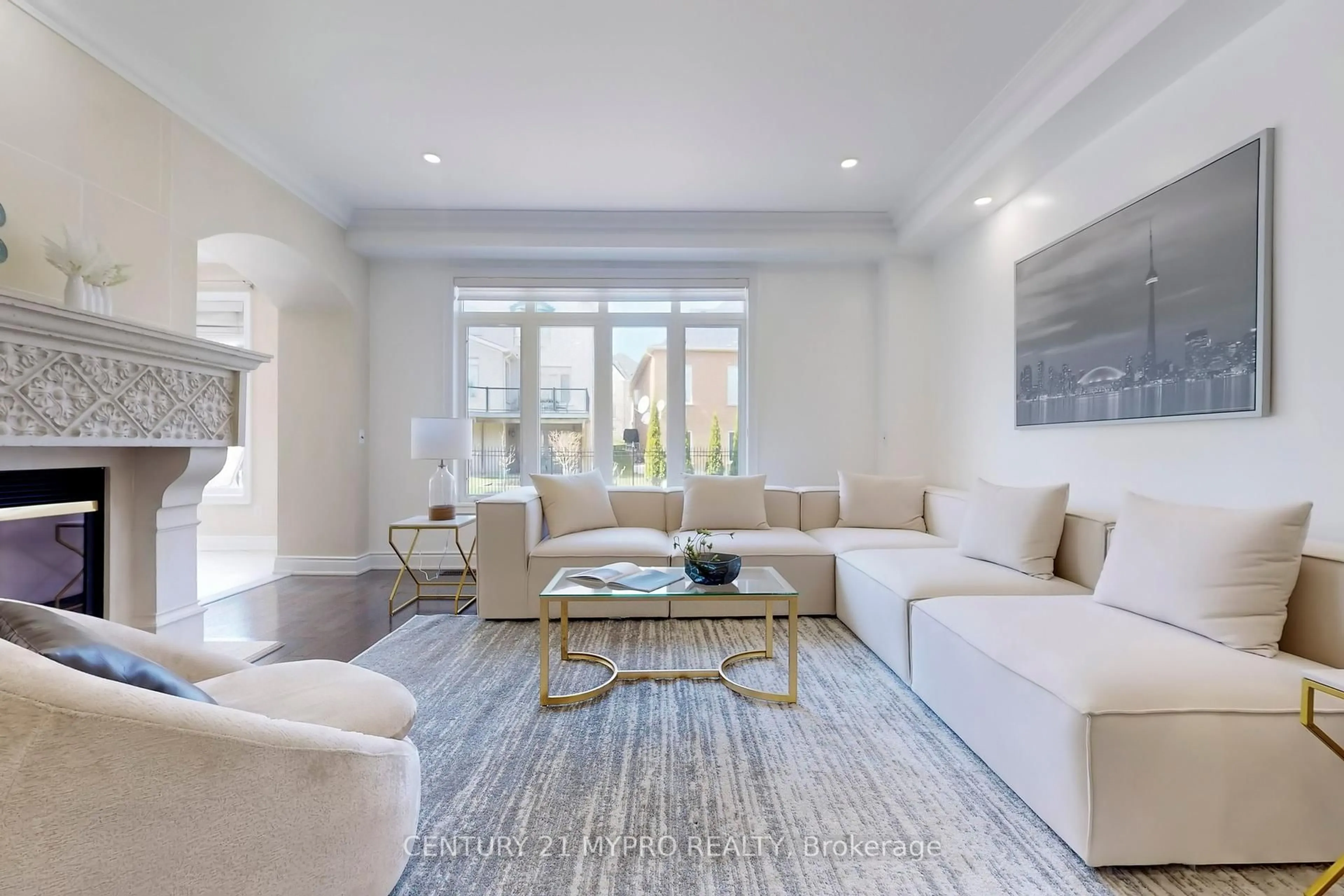 Living room with furniture, unknown for 420 Paradelle Dr, Richmond Hill Ontario L4E 4R9