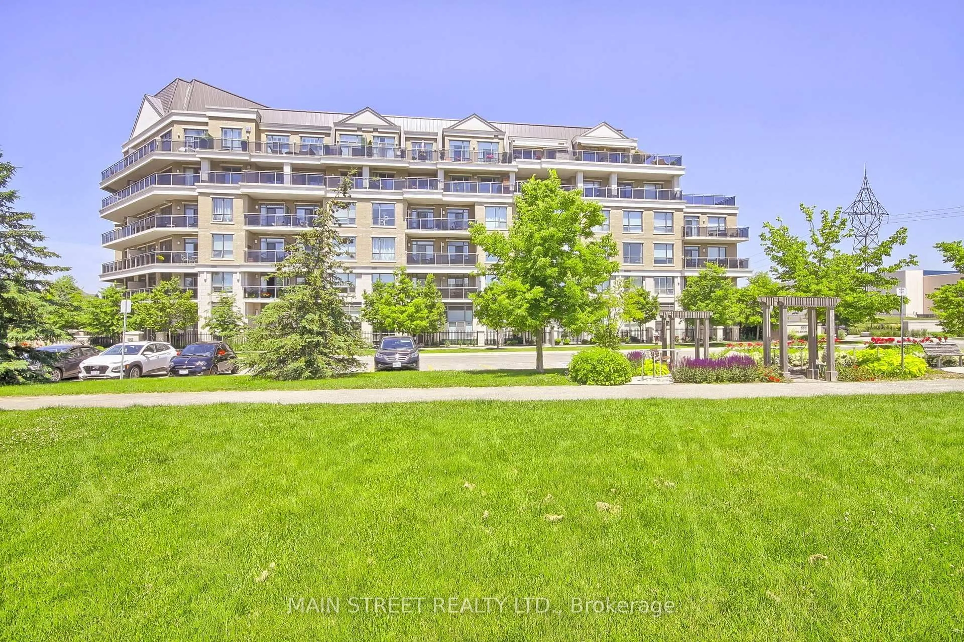 Patio, water/lake/river/ocean view for 111 Civic Square Gate #220, Aurora Ontario L4G 0S6