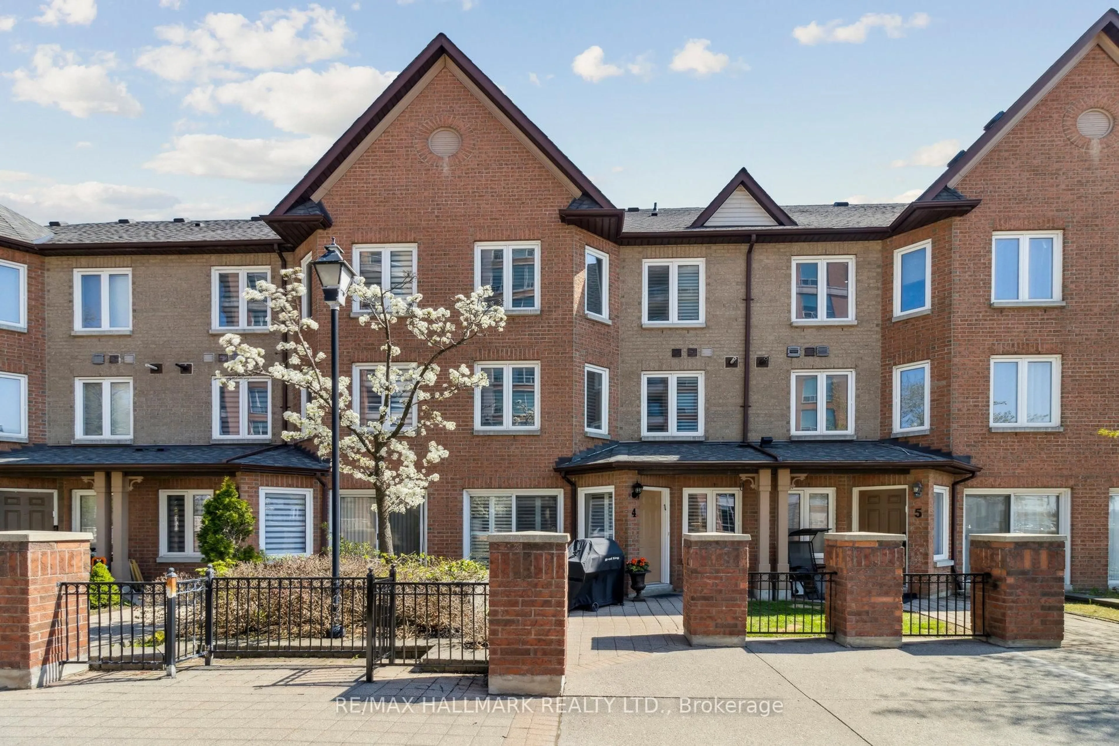 Unknown for 735 New Westminster Dr #4, Vaughan Ontario L4J 7Y9