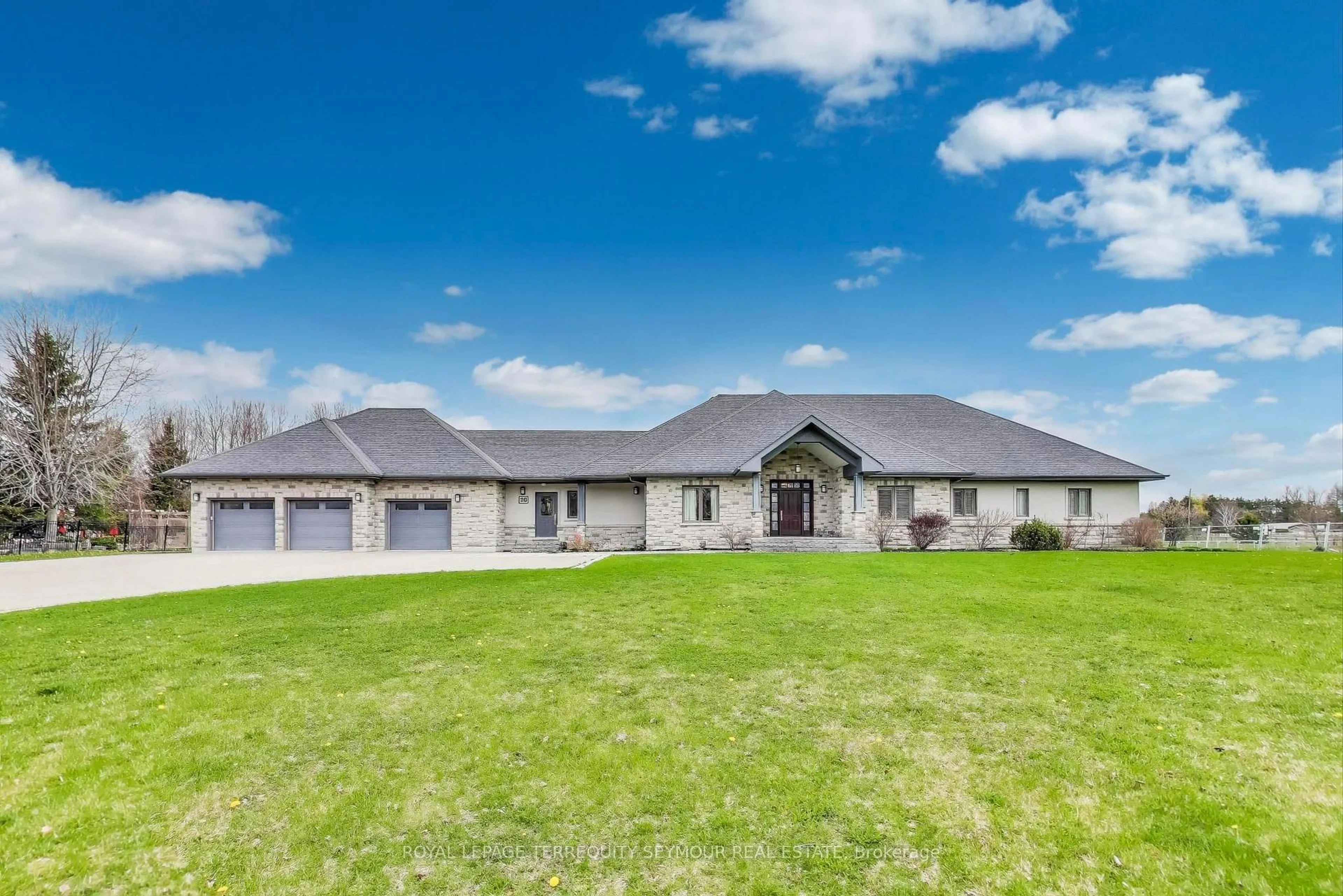 A pic from outside/outdoor area/front of a property/back of a property/a pic from drone, unknown for 67 Grayfield Dr, Whitchurch-Stouffville Ontario L4A 0B1