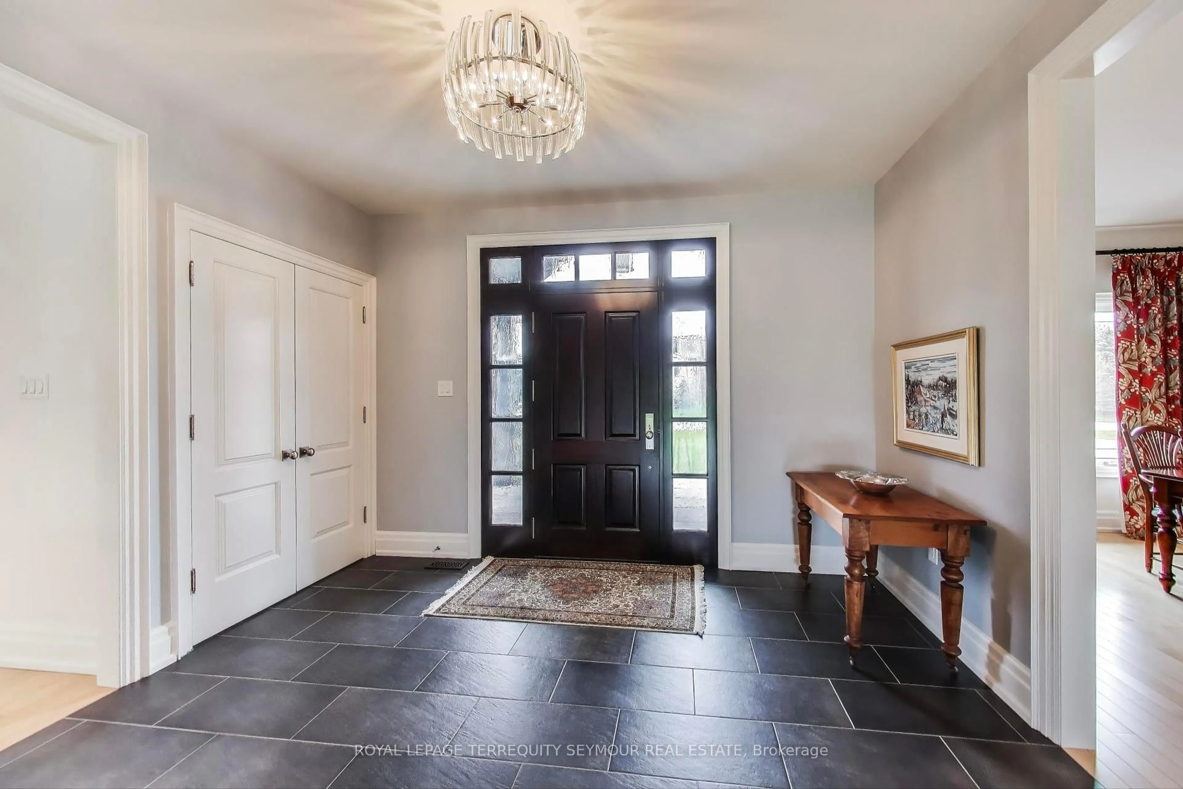 Indoor entryway for 67 Grayfield Dr, Whitchurch-Stouffville Ontario L4A 0B1