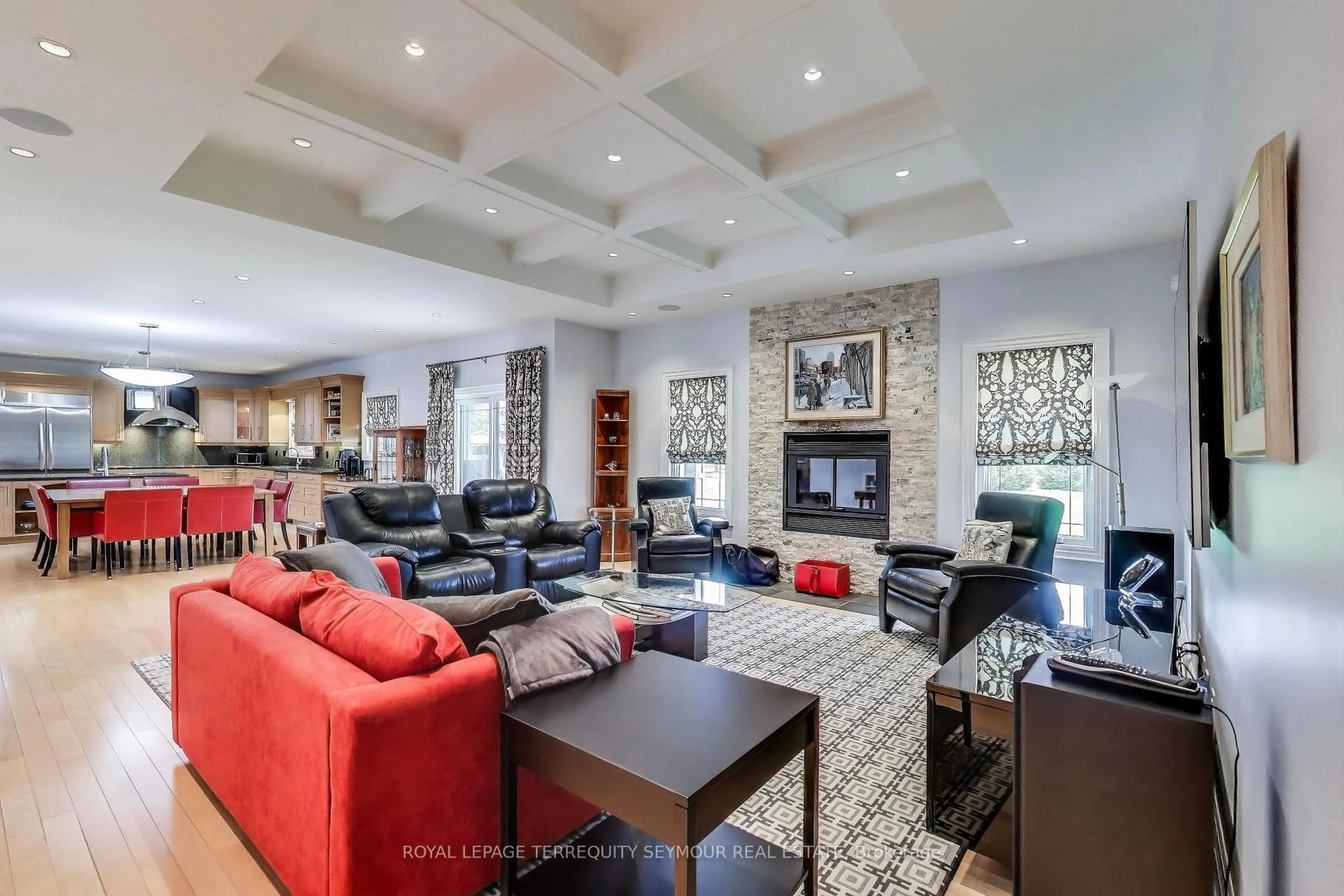 Living room with furniture, unknown for 67 Grayfield Dr, Whitchurch-Stouffville Ontario L4A 0B1