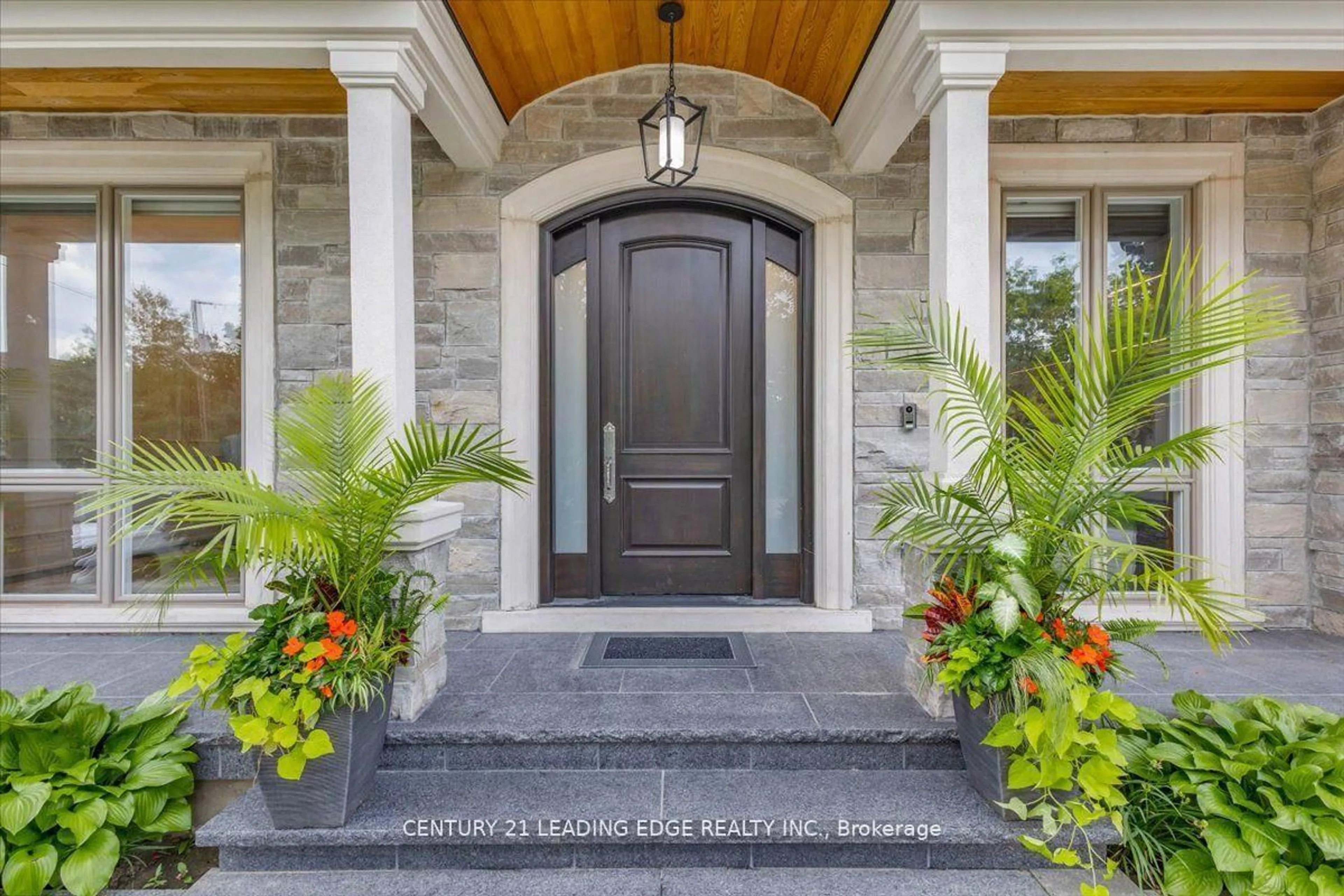 Indoor entryway for 25 Talisman Cres, Markham Ontario L3P 2C8