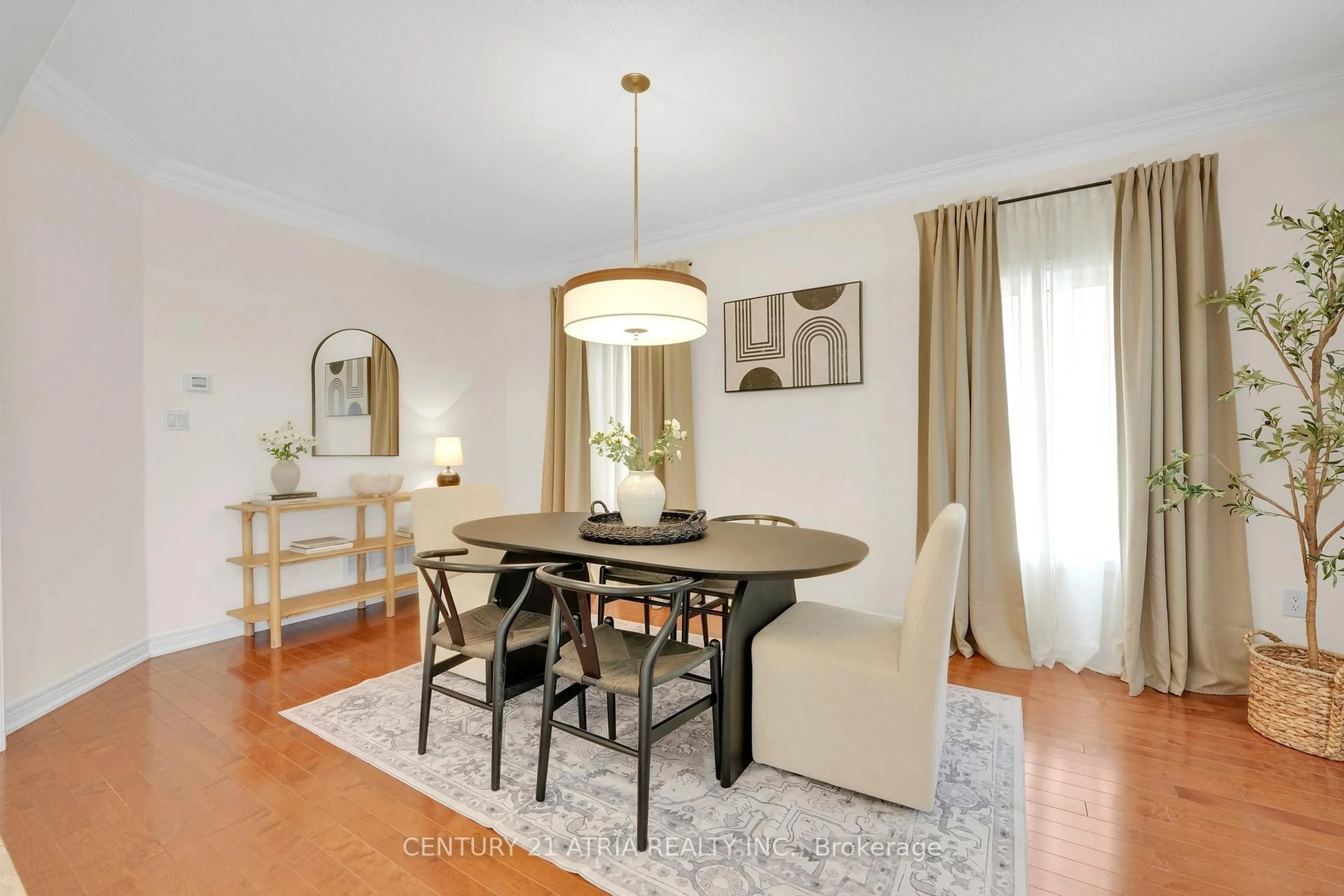 Dining room, unknown for 91 Pondmede Cres, Whitchurch-Stouffville Ontario L4A 0E3