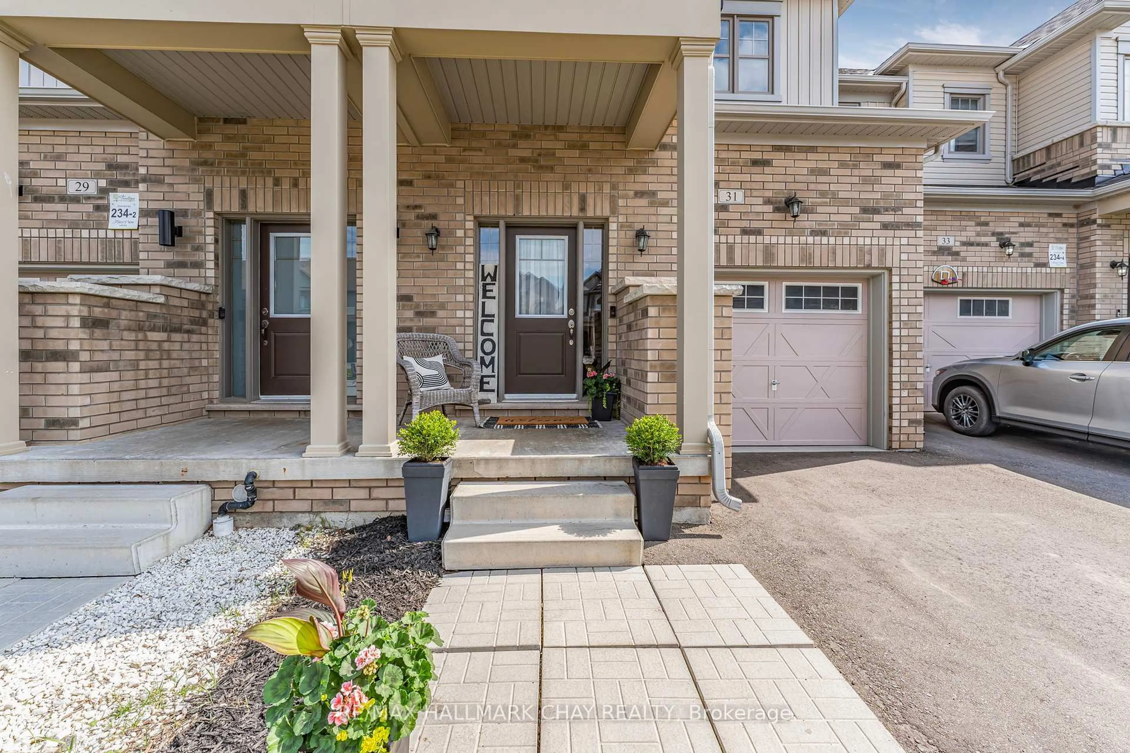 Home with brick exterior material, street for 31 Arnold Cres, New Tecumseth Ontario L9R 0T6