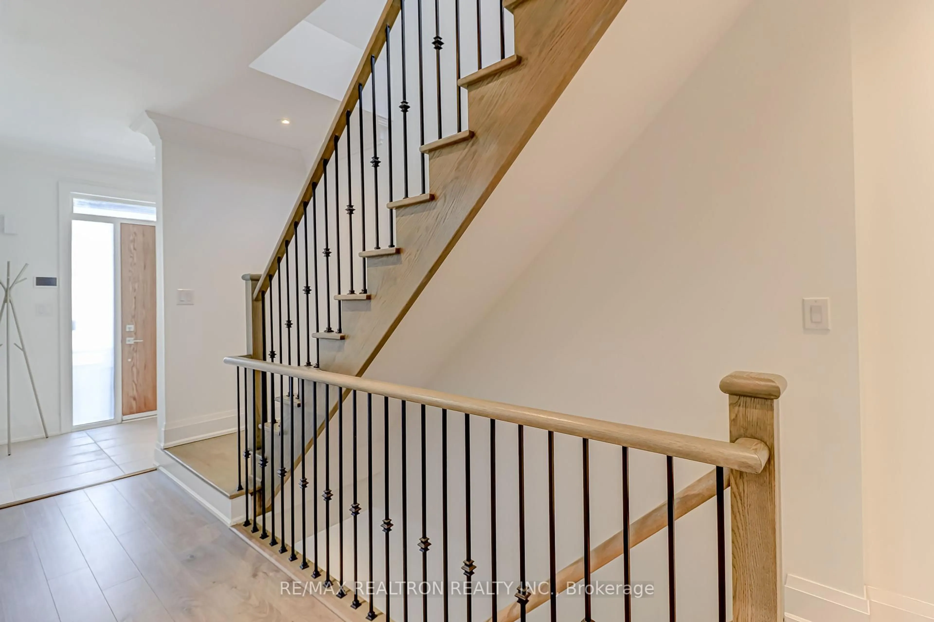 Stairs for 9 Gandhi Lane, Markham Ontario L3T 0G4