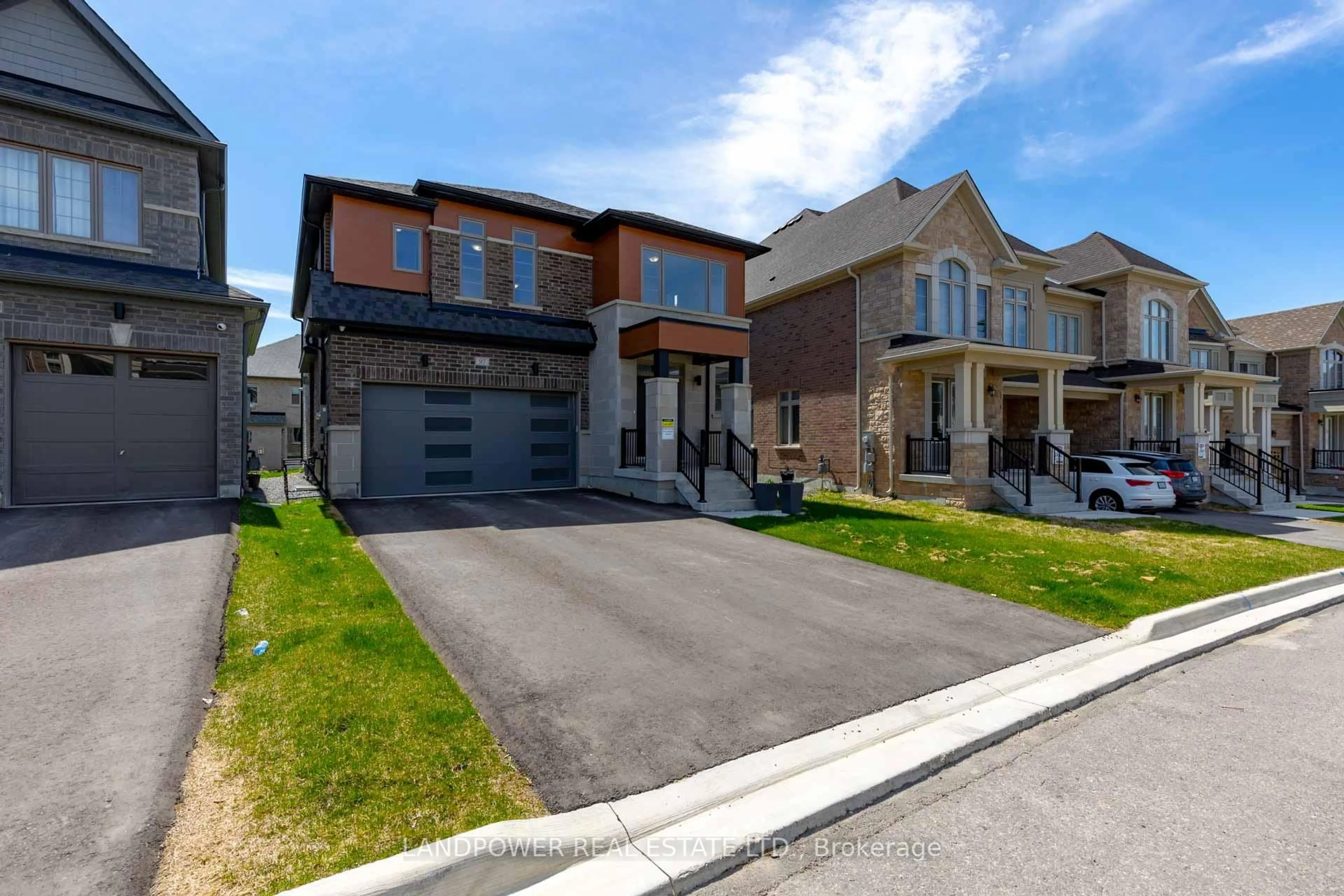 Home with brick exterior material, street for 97 Kentledge Ave, East Gwillimbury Ontario L9N 0V9