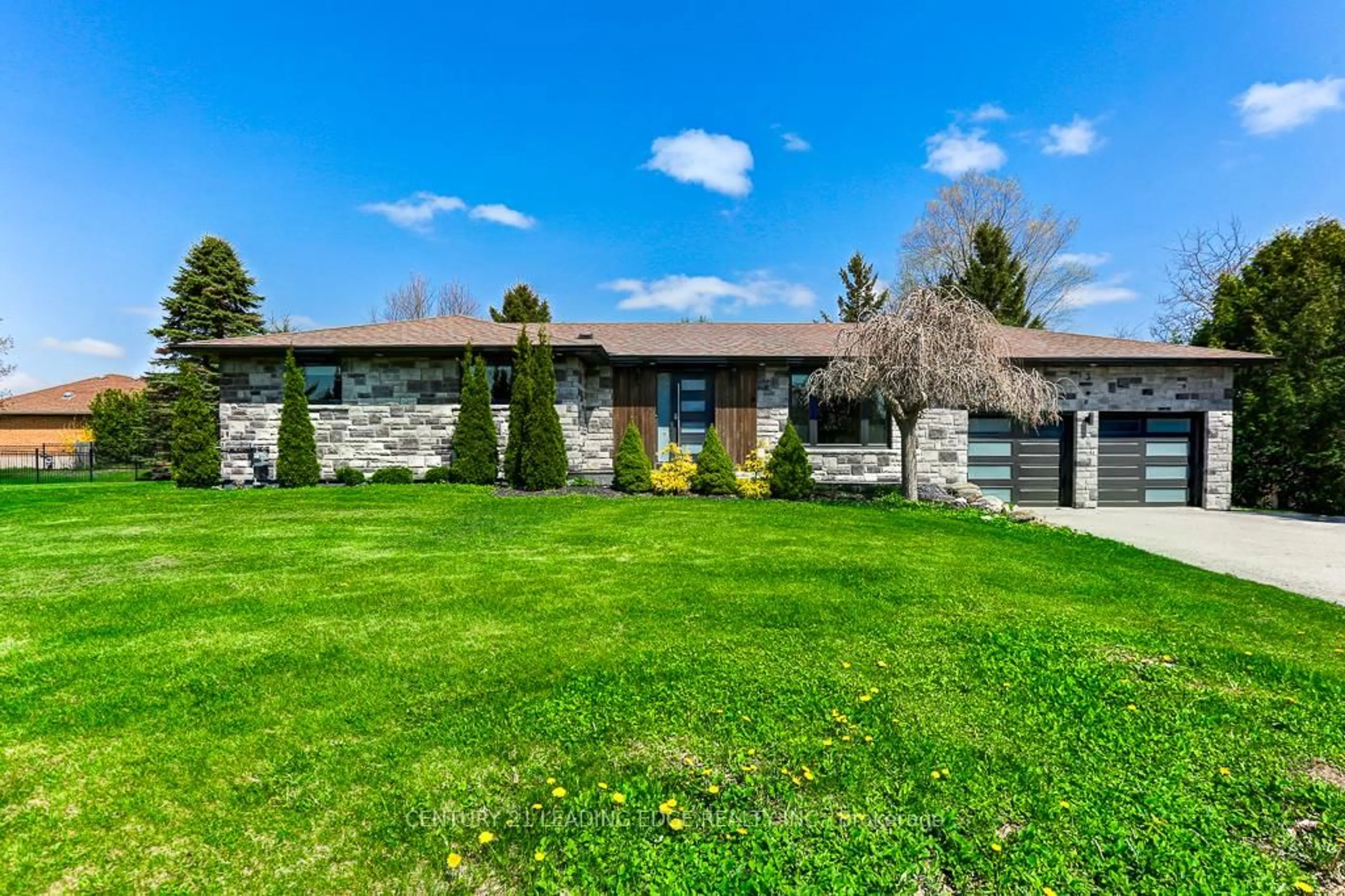 A pic from outside/outdoor area/front of a property/back of a property/a pic from drone, unknown for 3 Haley Dr, Adjala-Tosorontio Ontario L0G 1L0