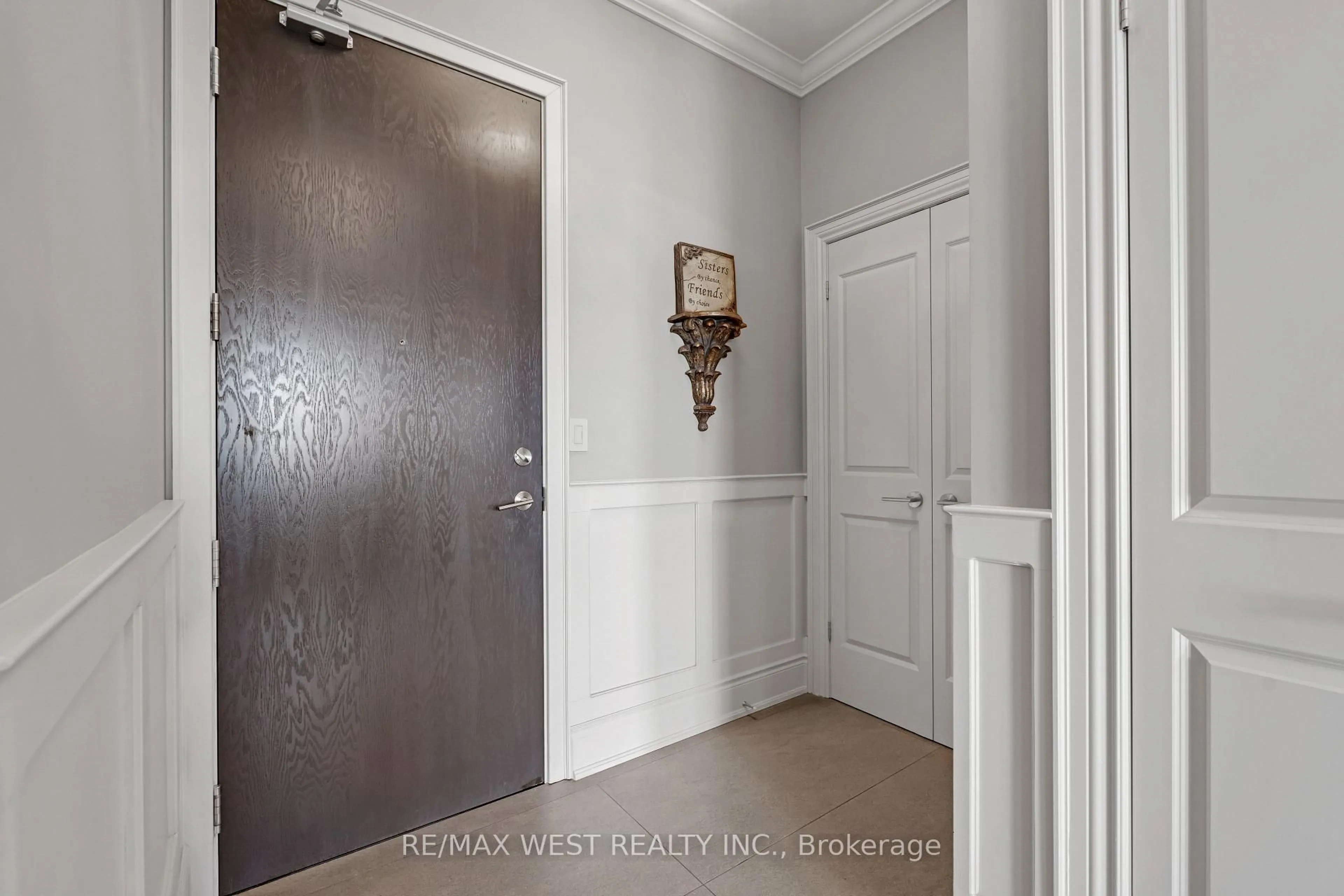 Indoor entryway for 281 Woodbridge Ave #PH627, Vaughan Ontario L4L 0C6