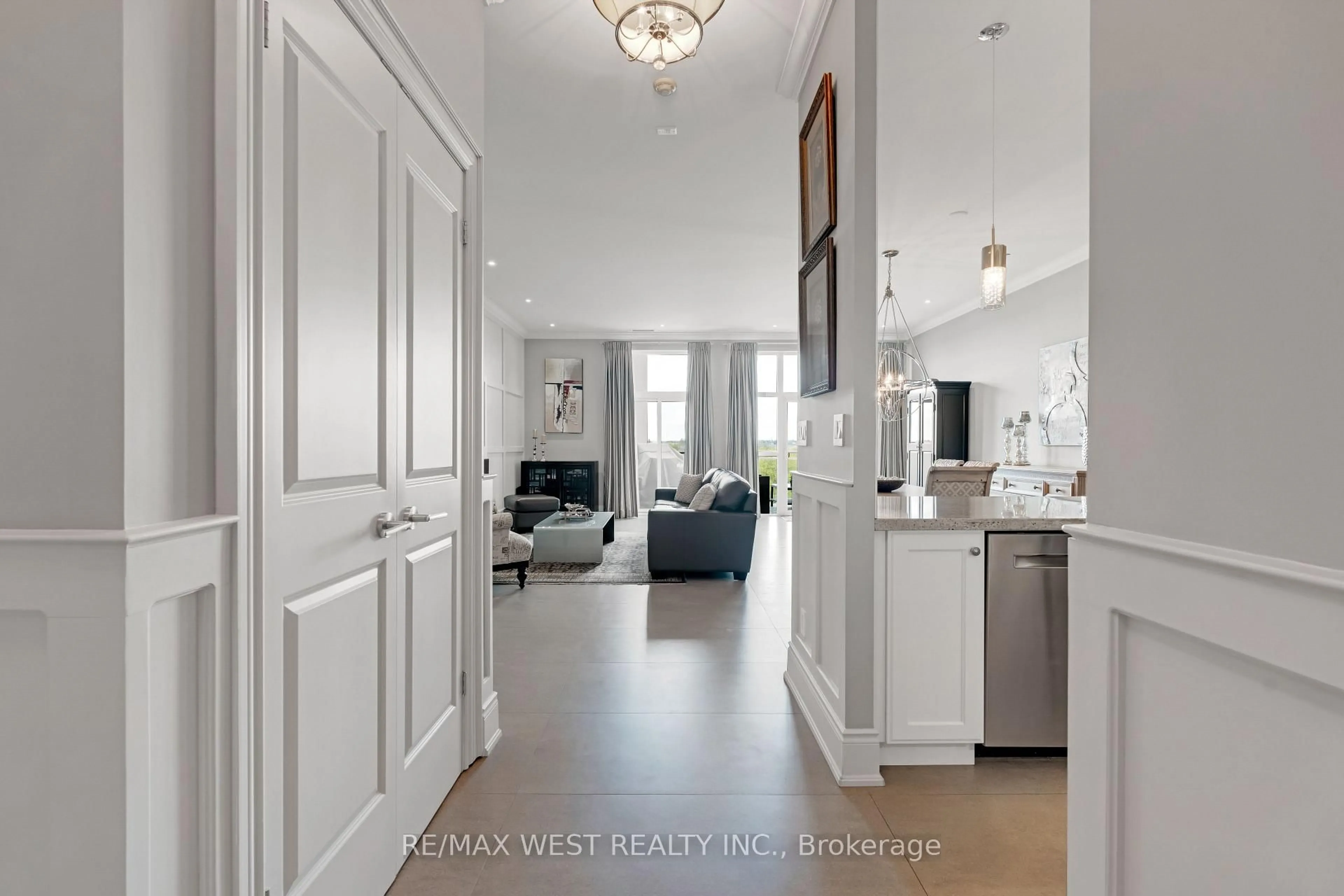 Indoor entryway for 281 Woodbridge Ave #PH627, Vaughan Ontario L4L 0C6