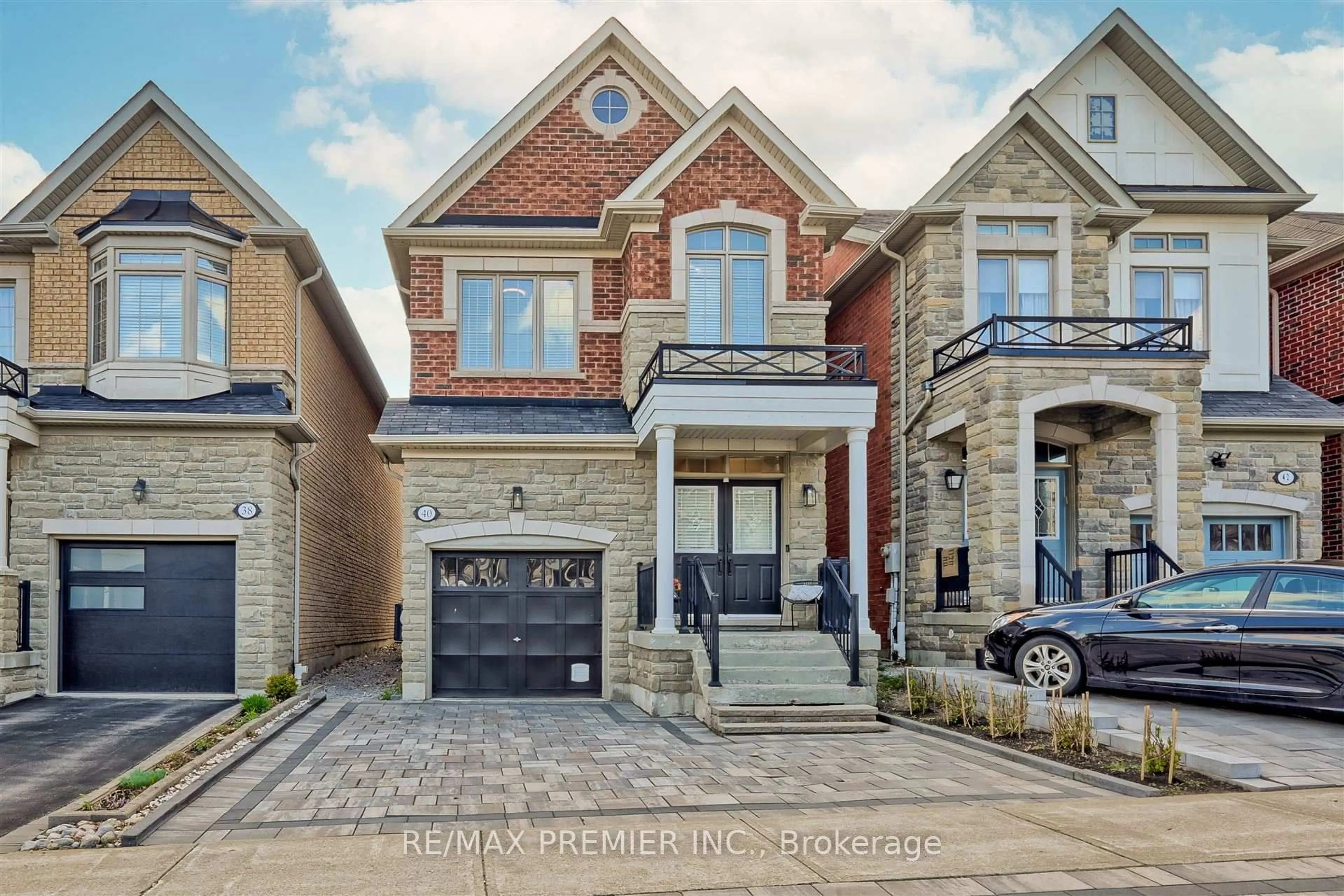 Home with brick exterior material, street for 40 Lady Loretta Lane, Vaughan Ontario L6A 4E9