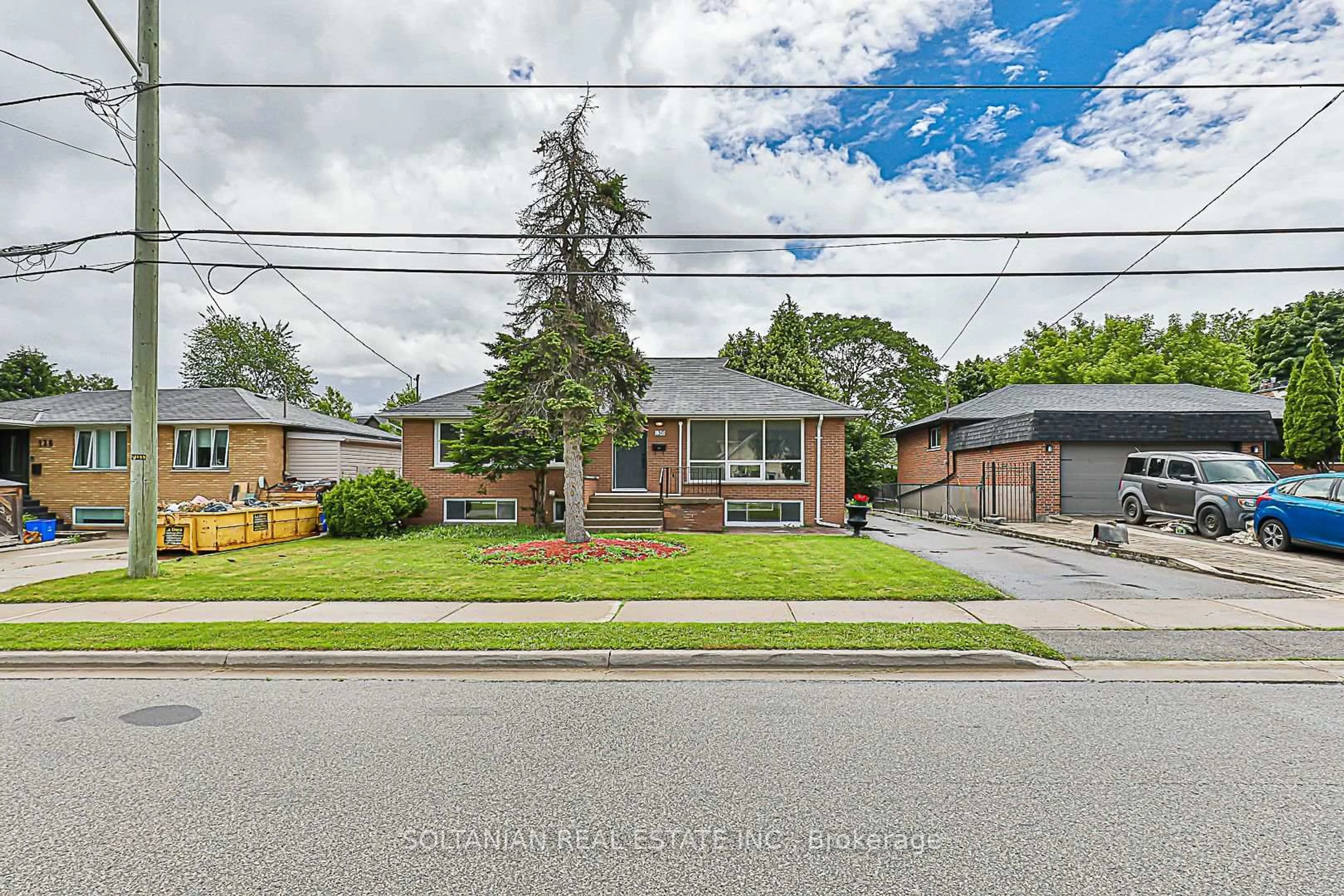 Home with brick exterior material, street for 130 Palmer Ave, Richmond Hill Ontario L4C 1N8