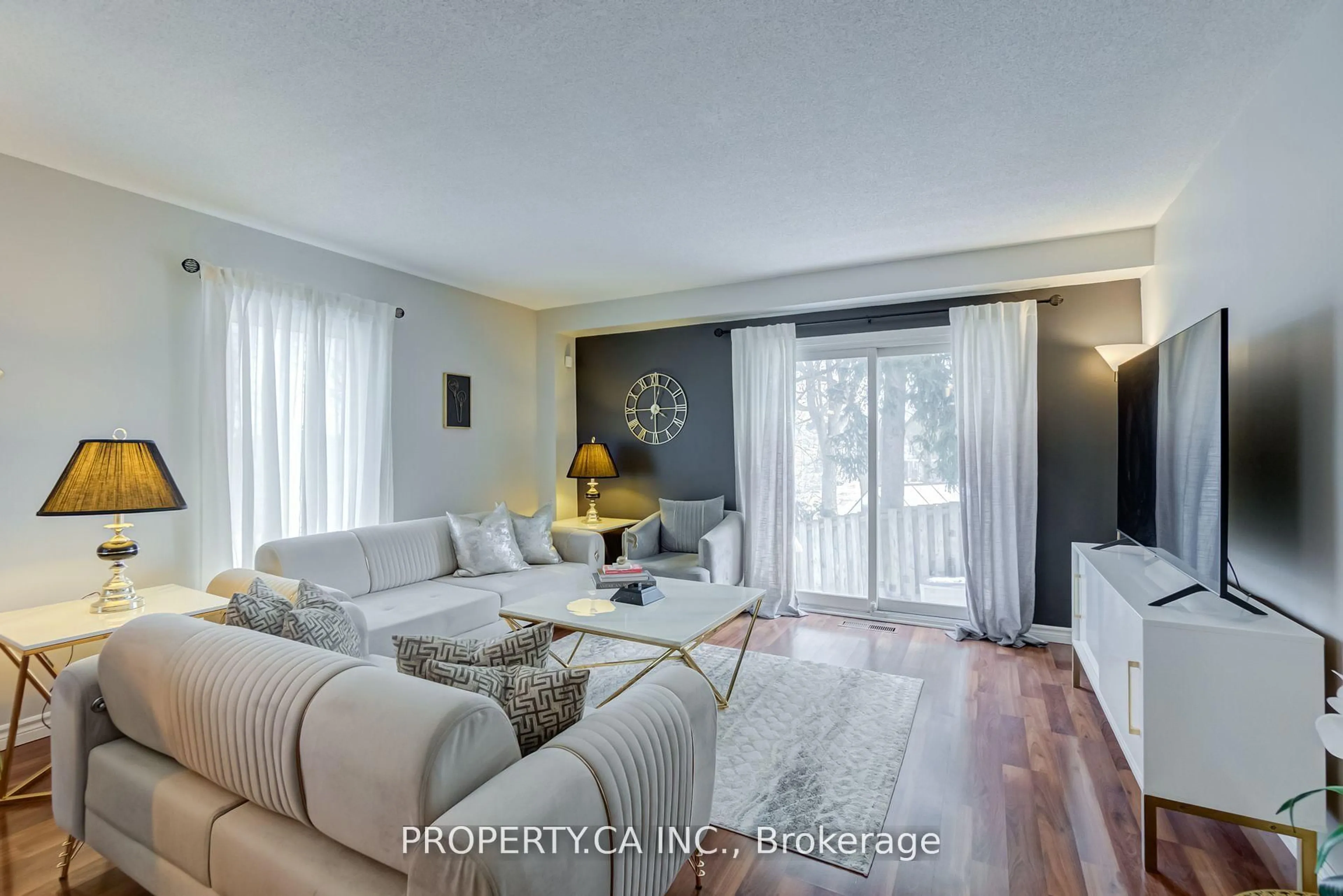 Living room with furniture, unknown for 115 Main St #34, Newmarket Ontario L3Y 8J3