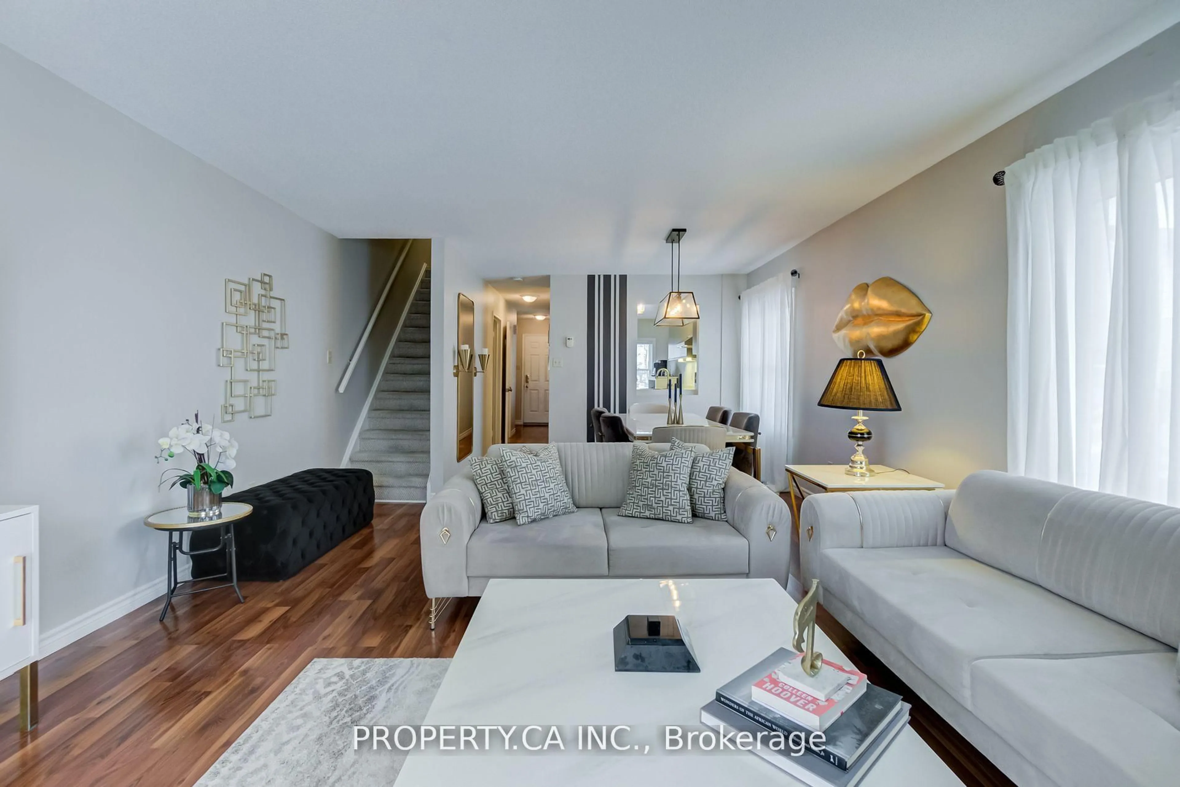 Living room with furniture, unknown for 115 Main St #34, Newmarket Ontario L3Y 8J3
