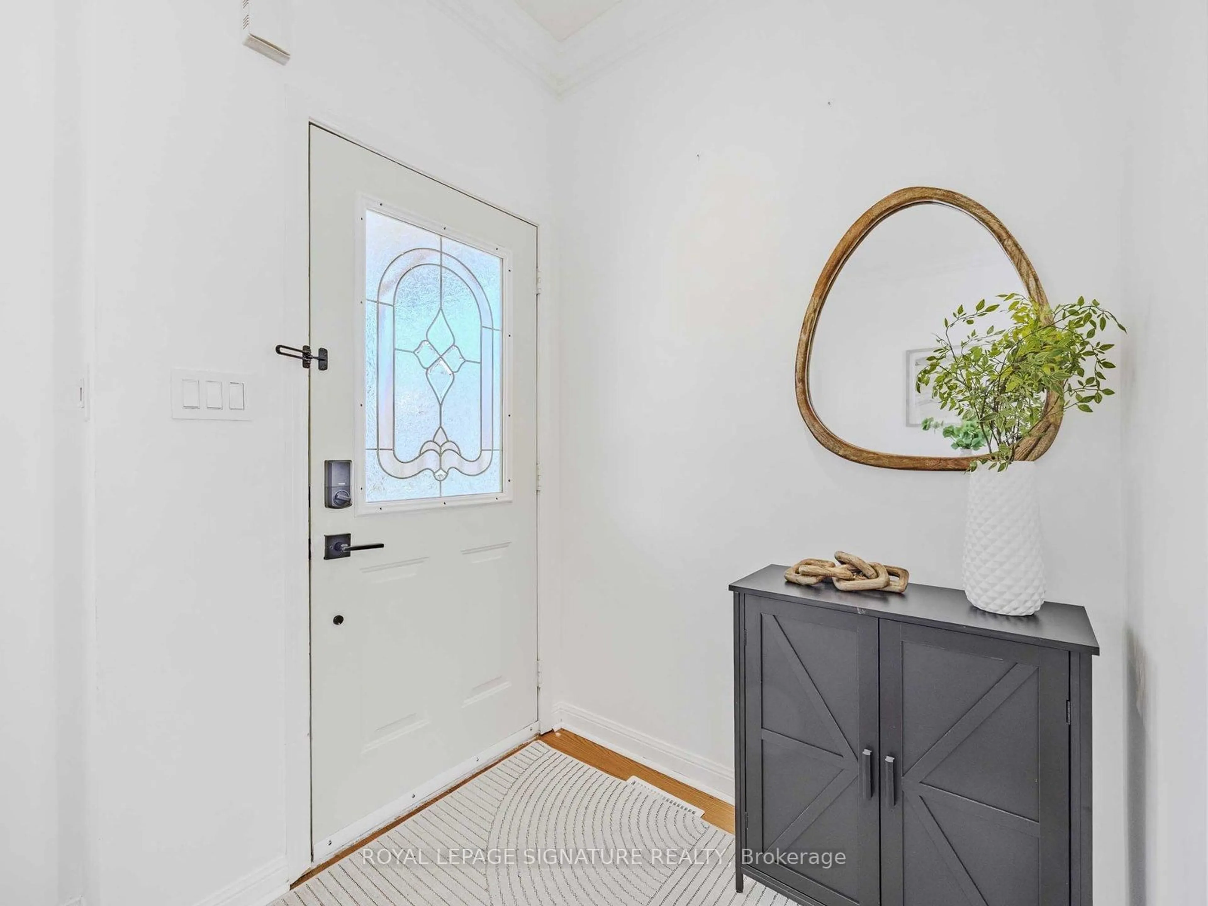 Indoor entryway for 13 Trailsbrook Terr, Markham Ontario L6C 1C7