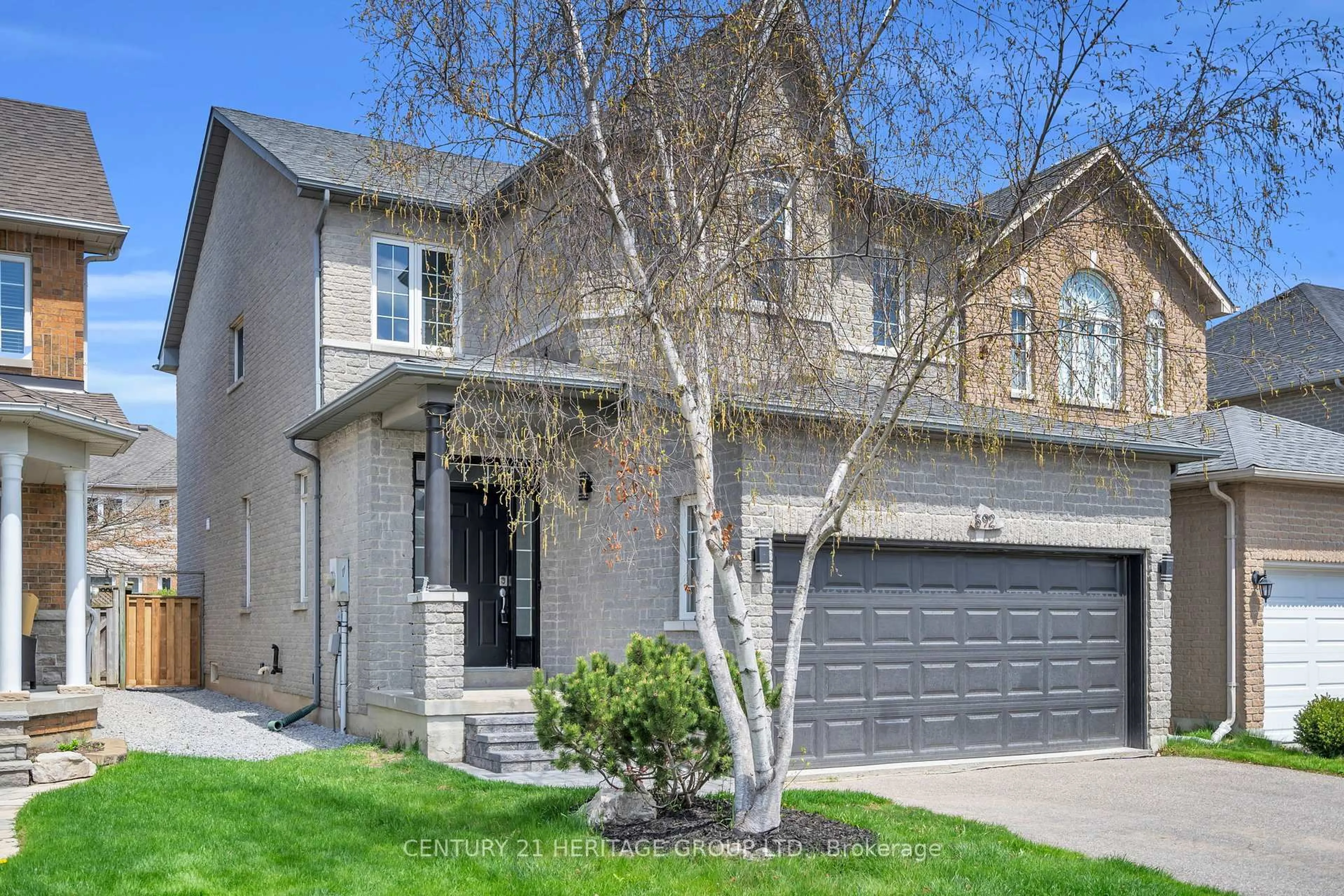 Home with brick exterior material, street for 592 Heddle Cres, Newmarket Ontario L3X 2J5