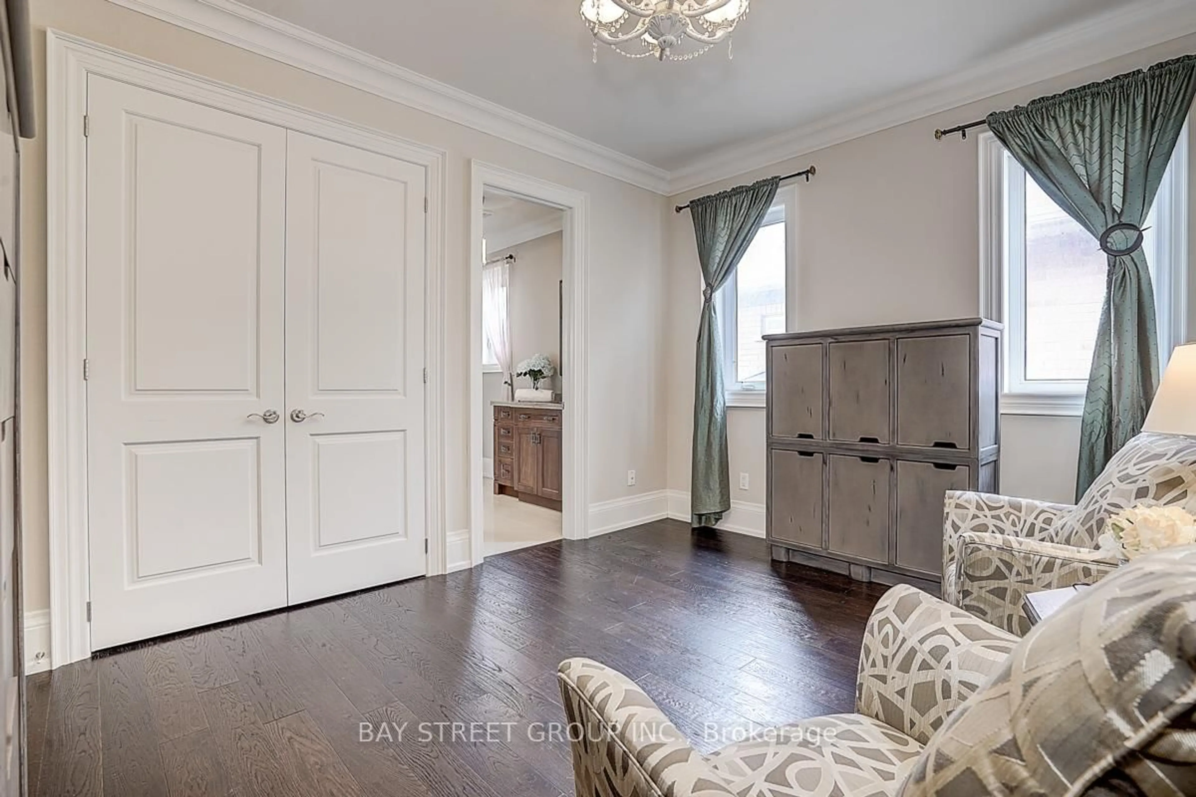 Indoor entryway for 42 Hailsham Crt, Vaughan Ontario L4H 3N8