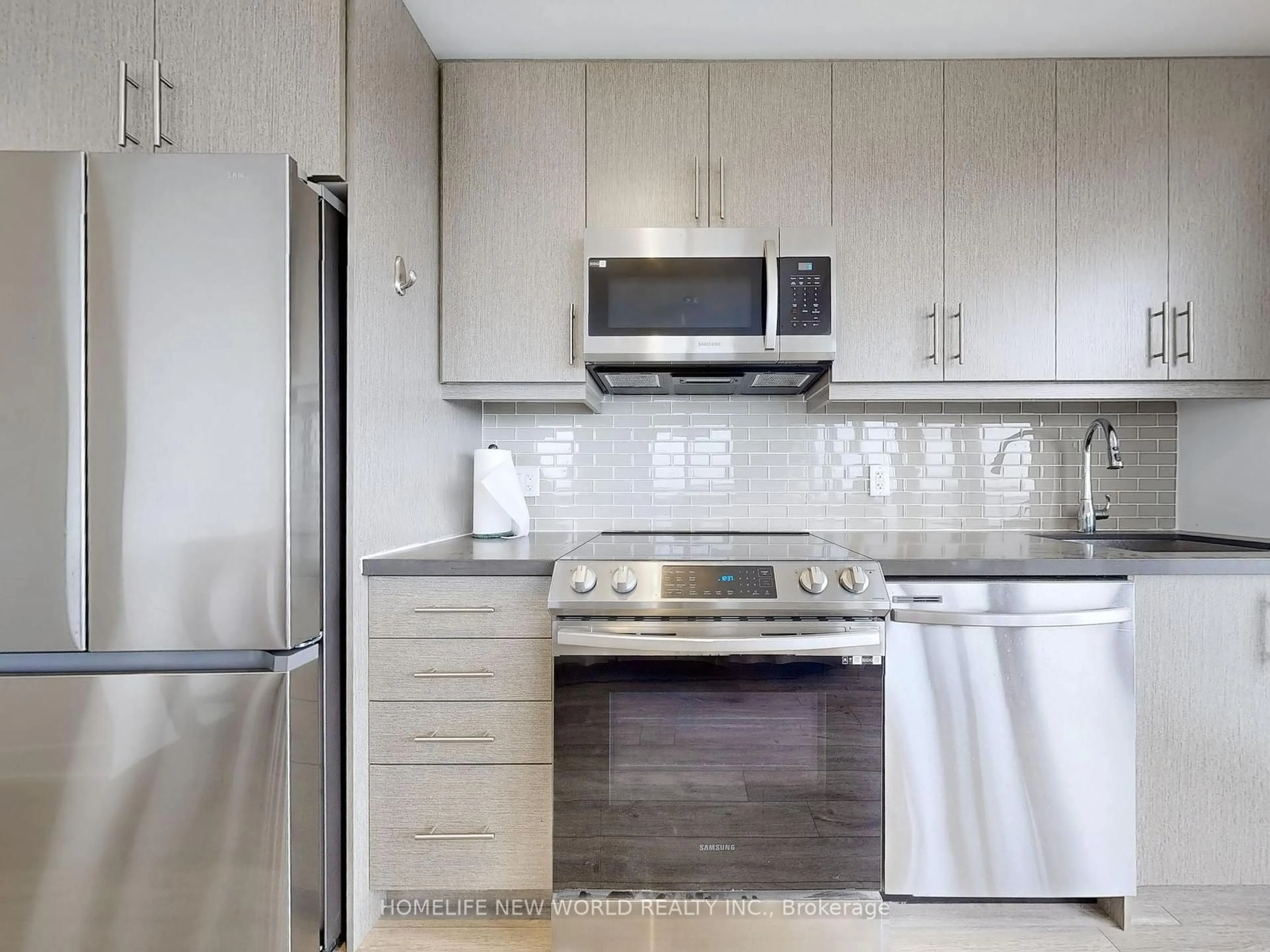 Standard kitchen, ceramic/tile floor for 105 Oneida Cres #2410, Richmond Hill Ontario L4B 0H6