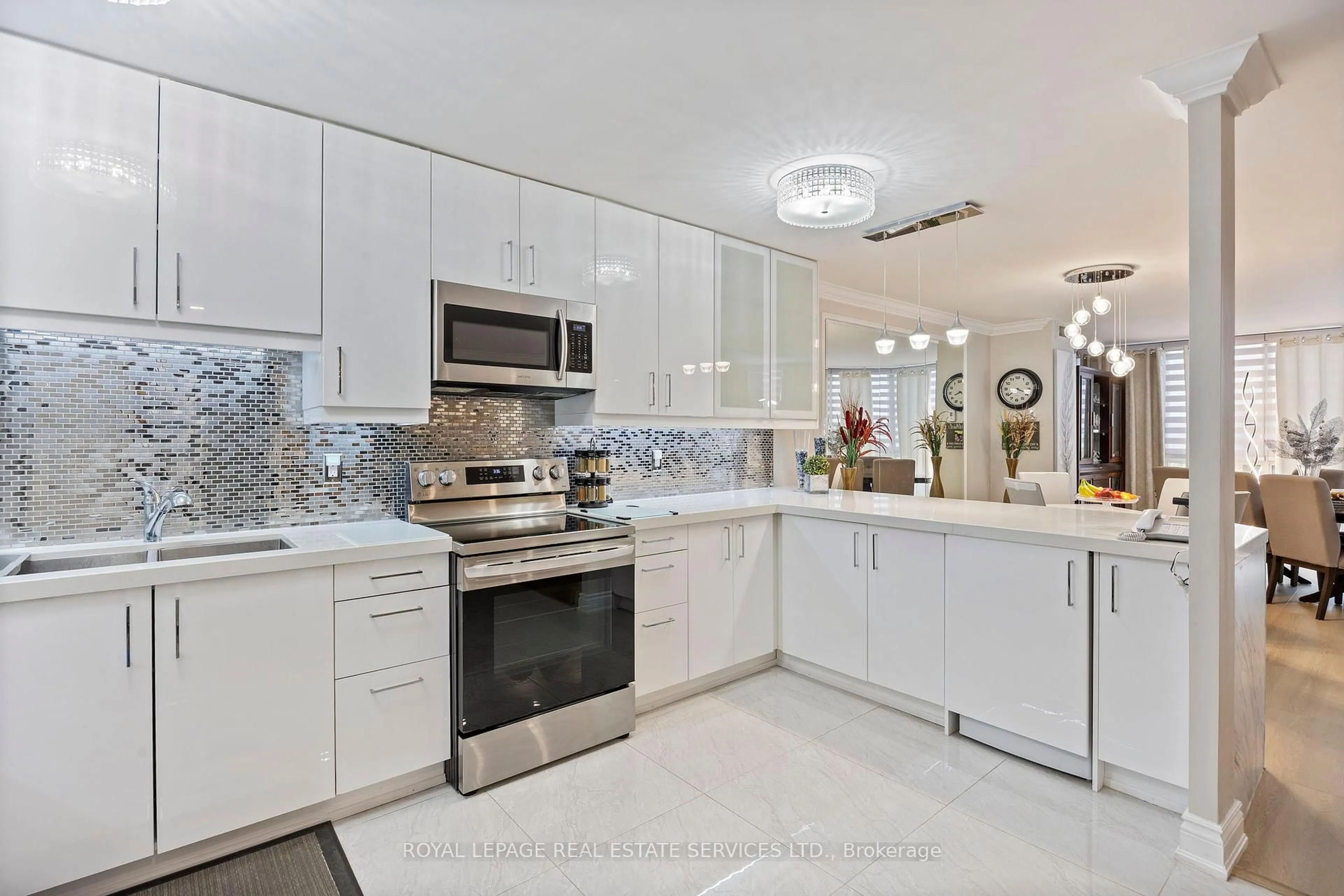 Contemporary kitchen, ceramic/tile floor for 20 Baif Blvd #709, Richmond Hill Ontario L4C 8T1