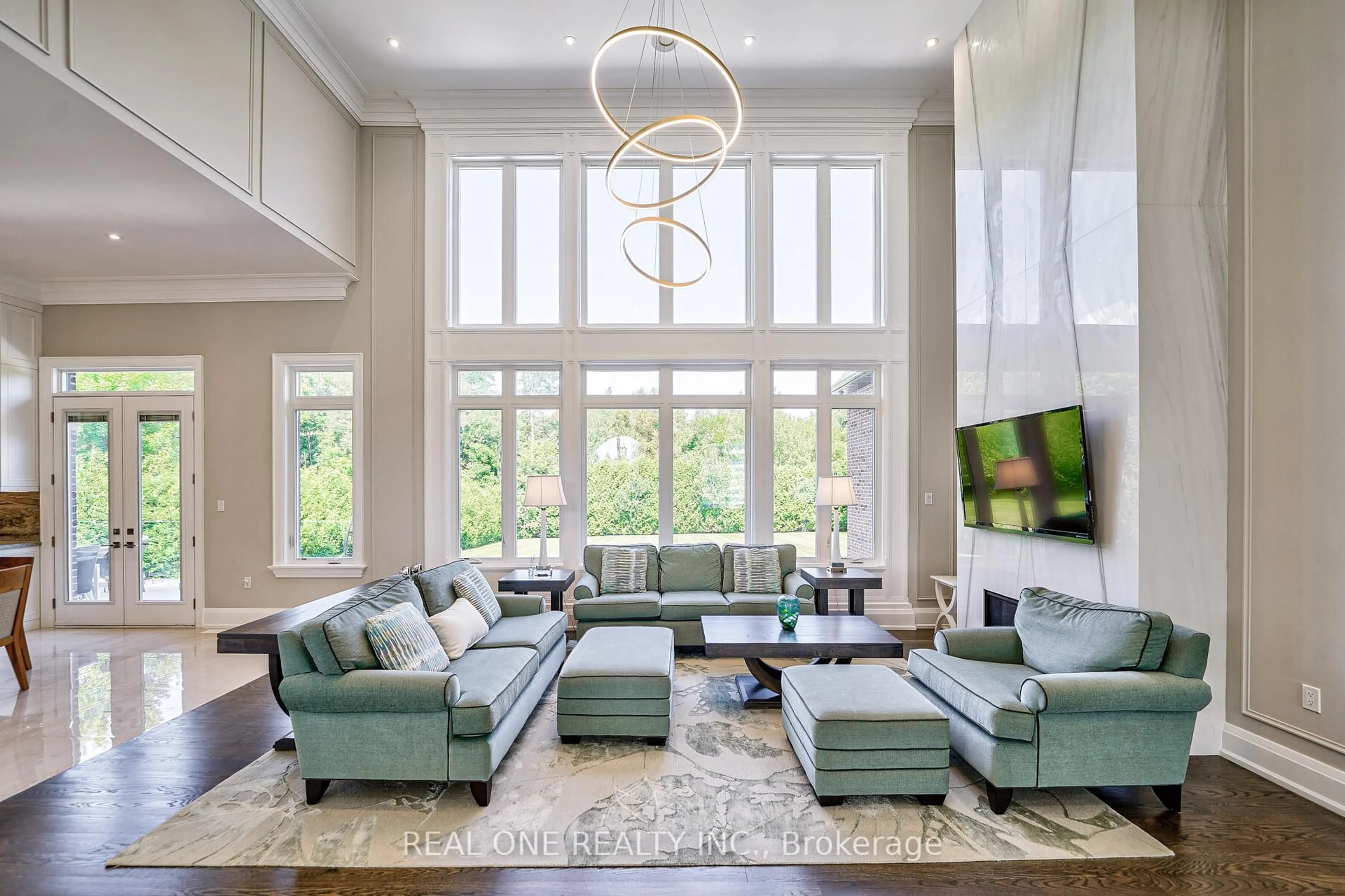 Living room with furniture, unknown for 170 Ward Ave, East Gwillimbury Ontario L0G 1V0
