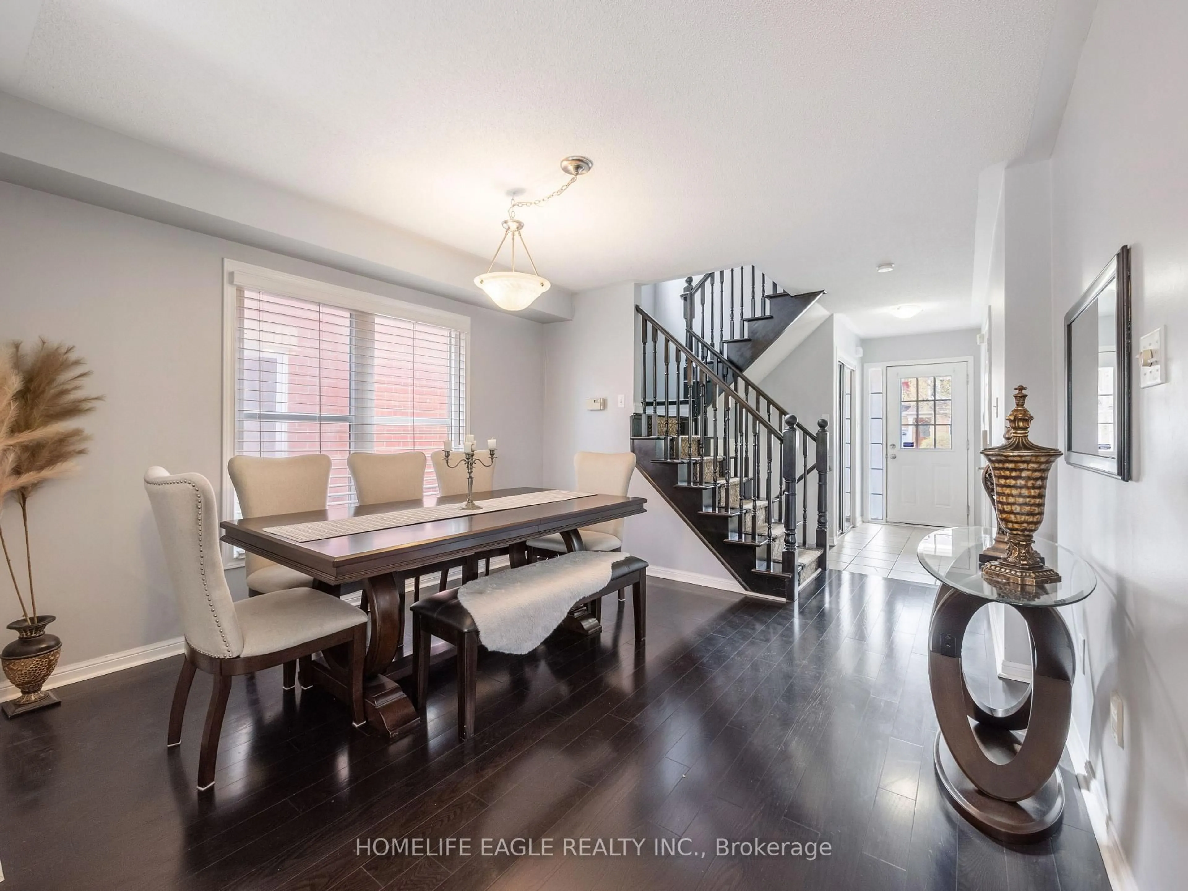 Dining room, unknown for 257 Chilcott Cres, Newmarket Ontario L3X 3G7