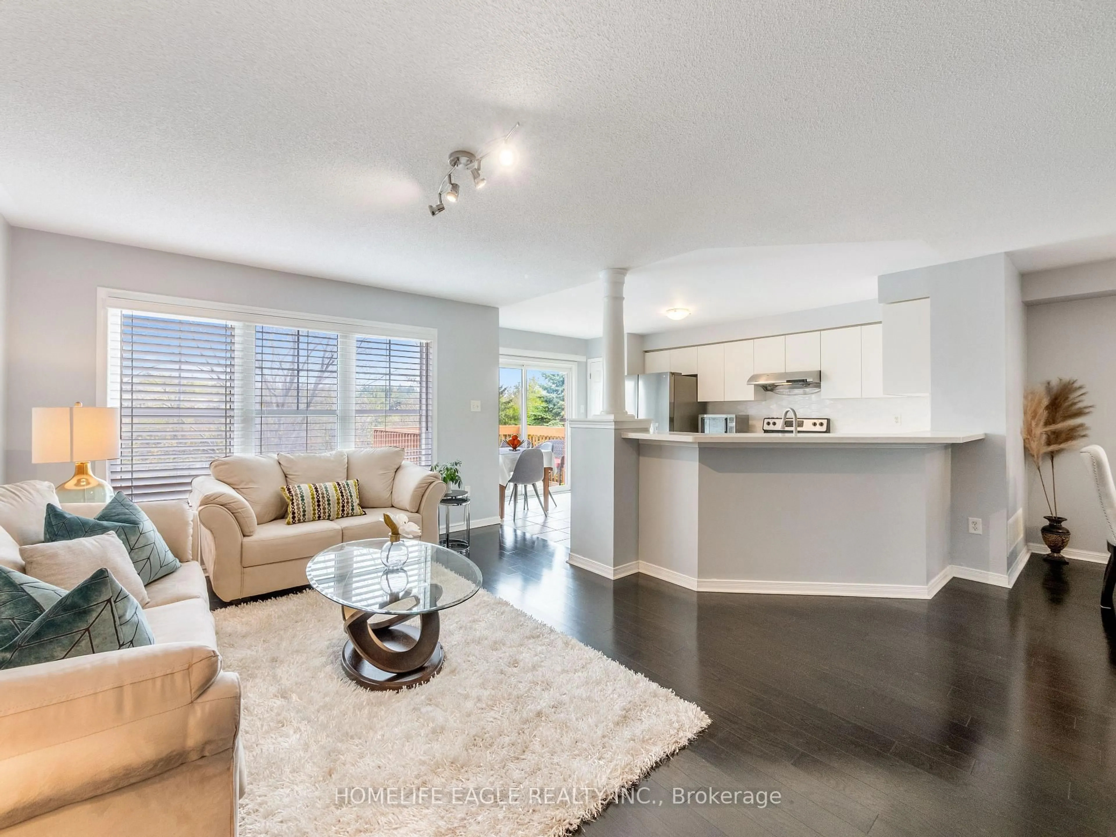 Living room with furniture, unknown for 257 Chilcott Cres, Newmarket Ontario L3X 3G7