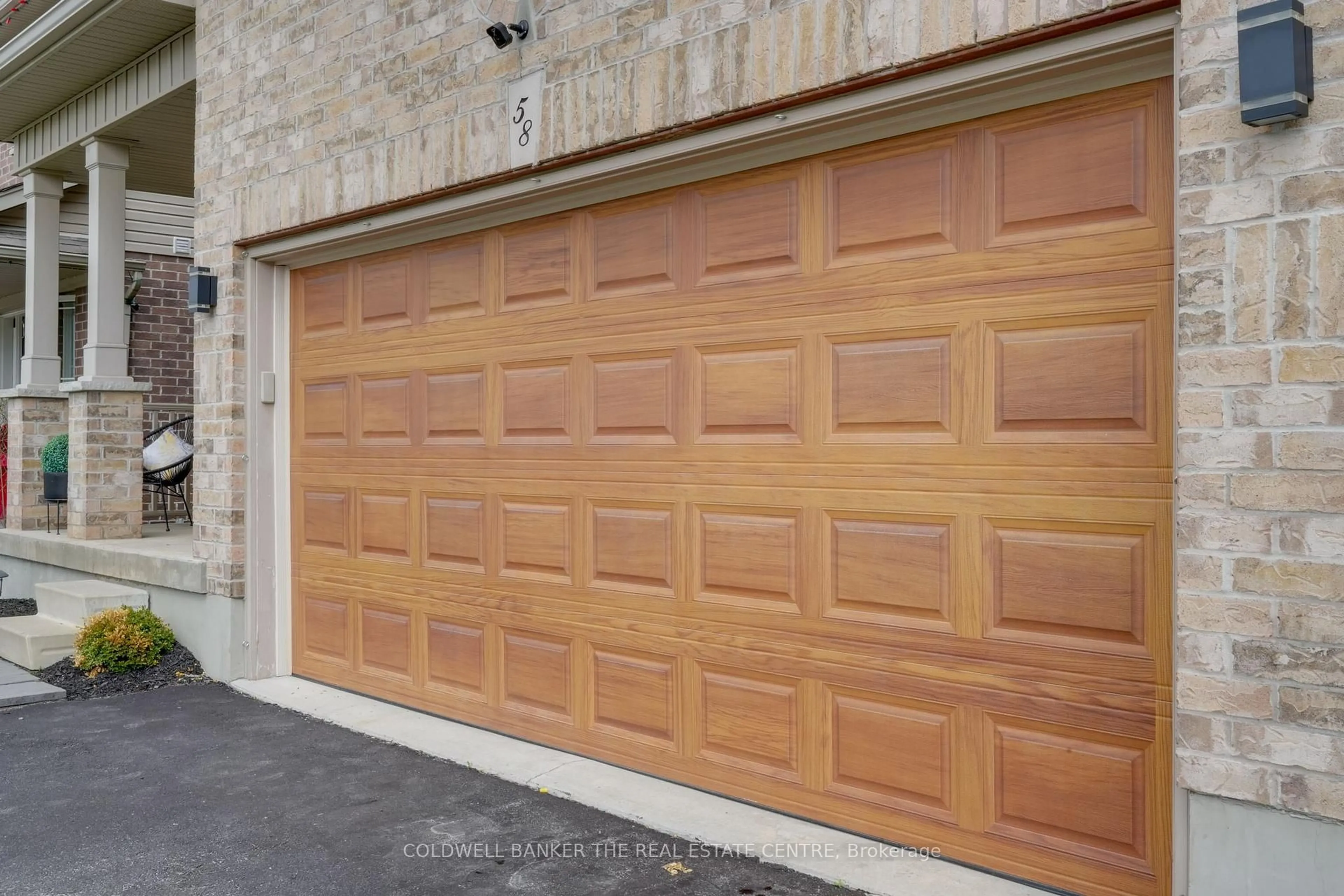 Indoor garage for 58 Stevenson St, Essa Ontario L3W 0P4