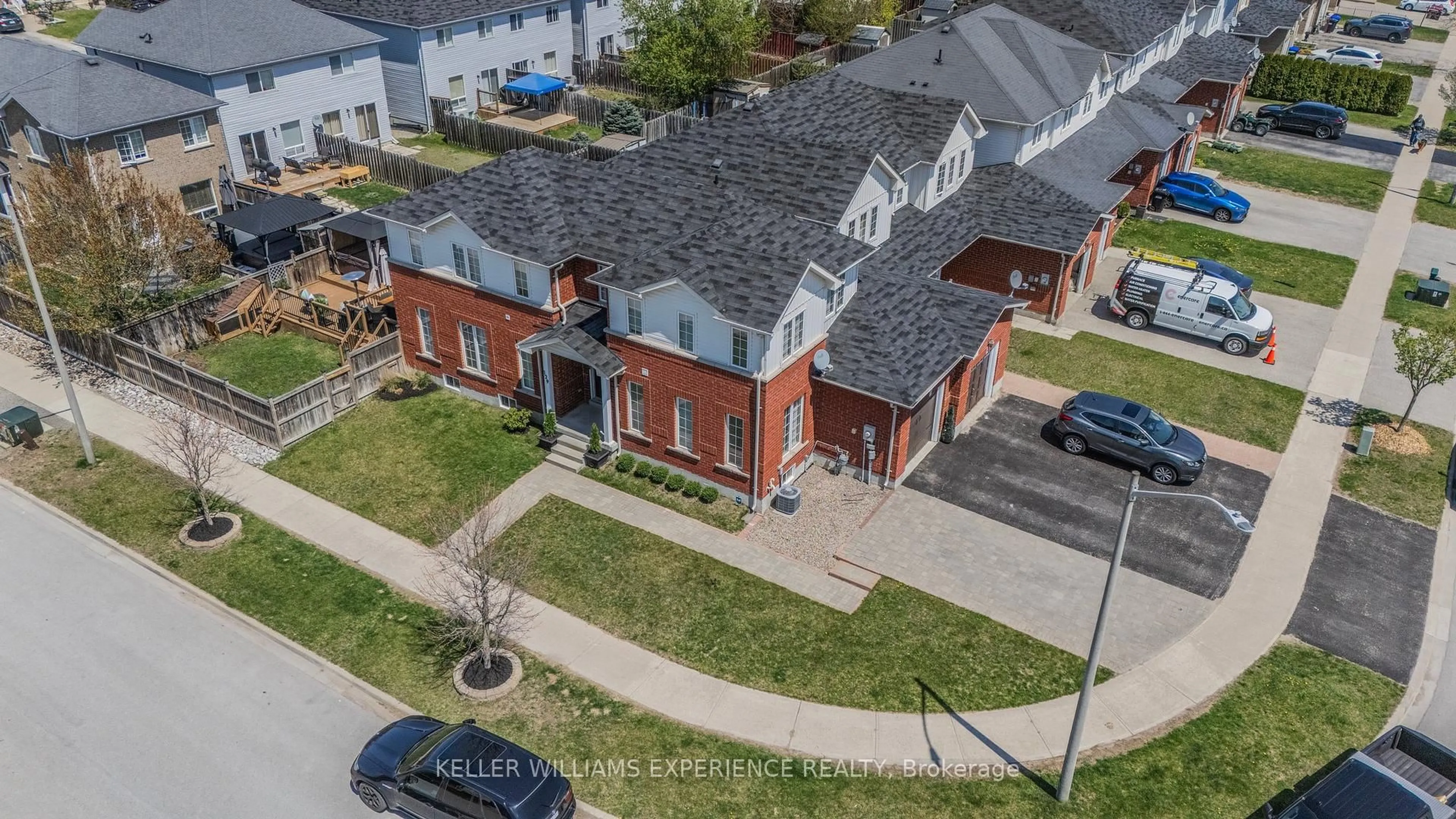 A pic from outside/outdoor area/front of a property/back of a property/a pic from drone, street for 129 Stonemount Cres, Essa Ontario L0M 1B4