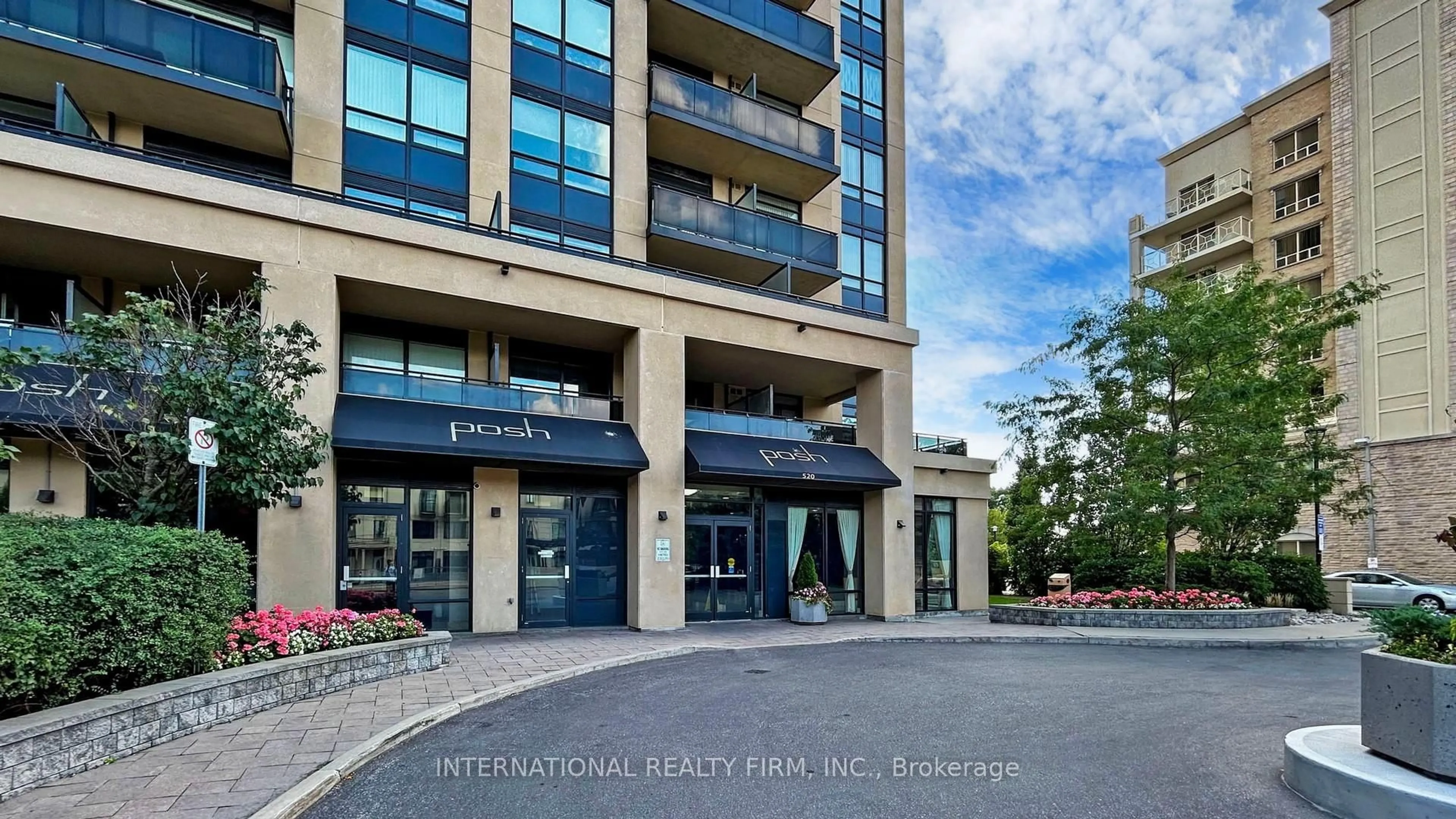 Indoor foyer for 520 Steeles Ave #107, Vaughan Ontario L4J 0H2