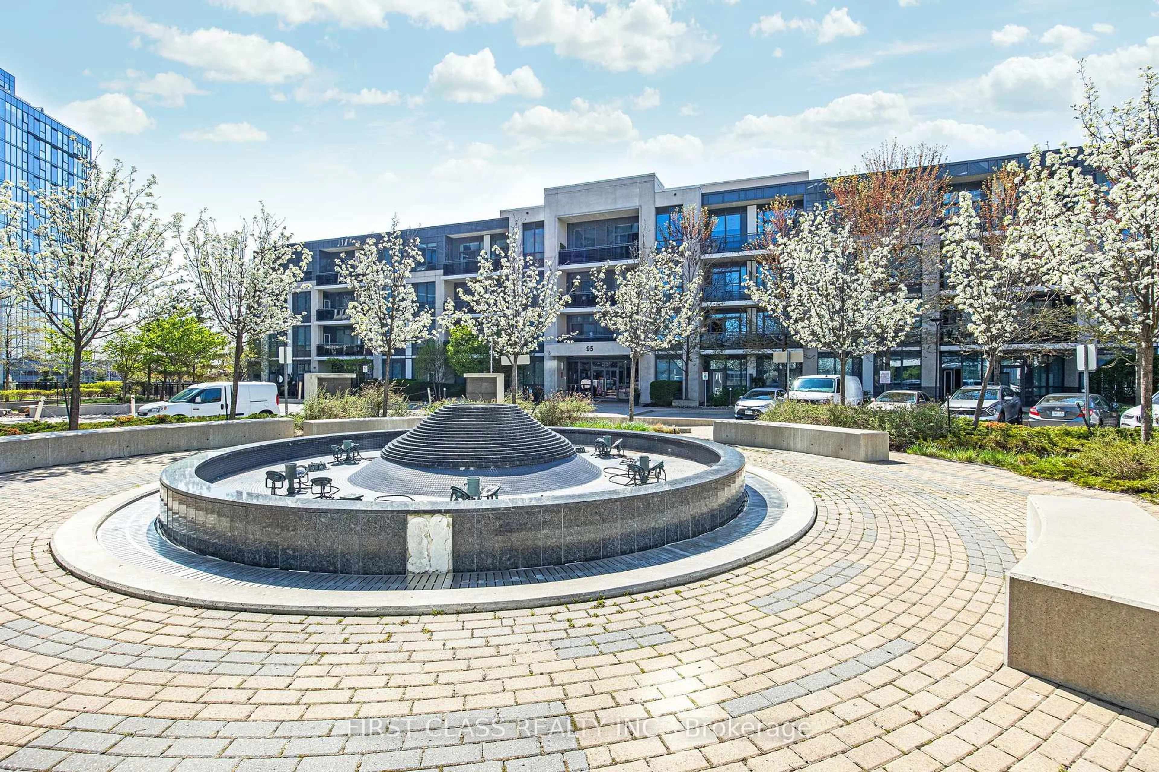 Patio, unknown for 95 North Park Rd #PH1, Vaughan Ontario L4J 0J1
