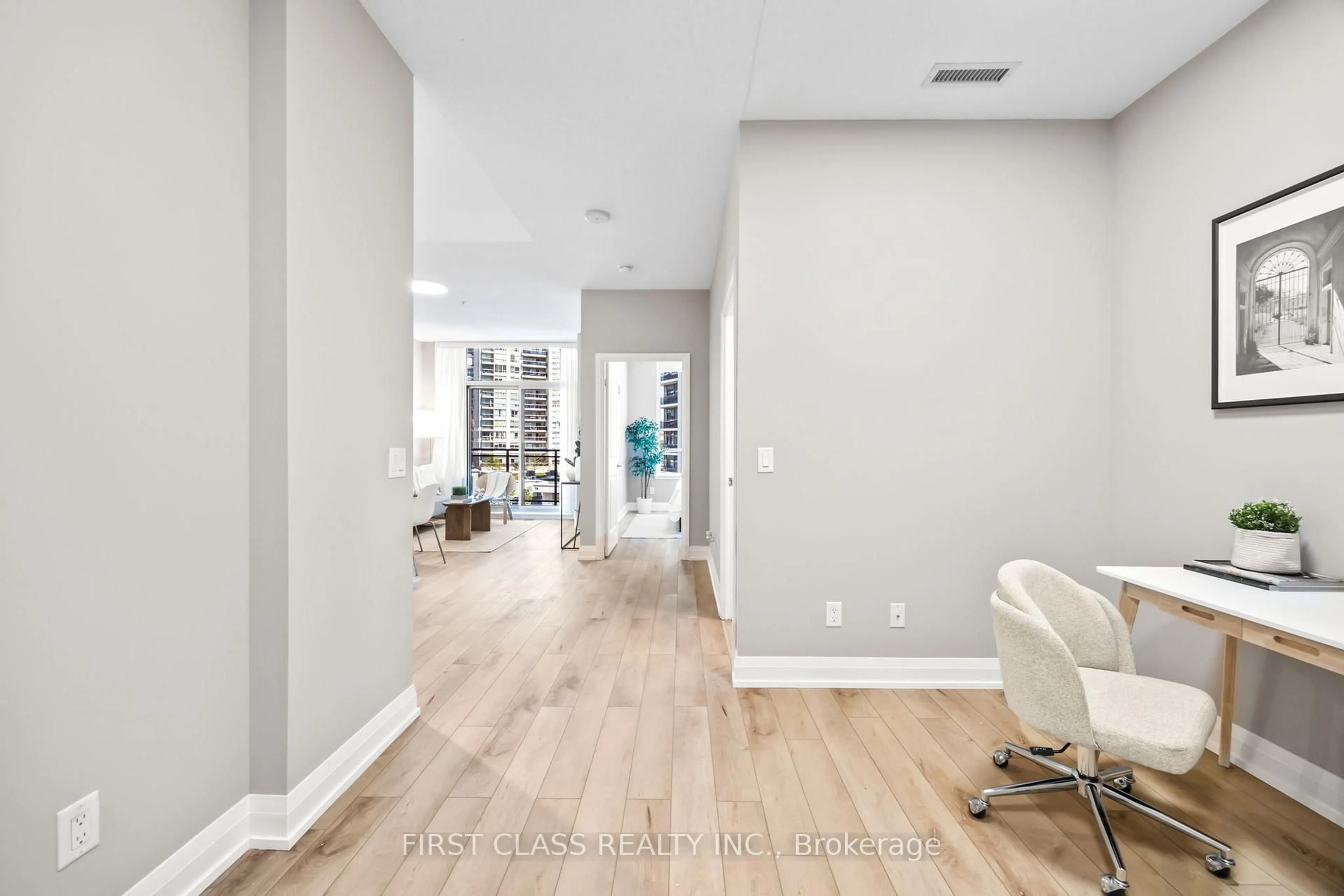 Indoor entryway for 95 North Park Rd #PH1, Vaughan Ontario L4J 0J1