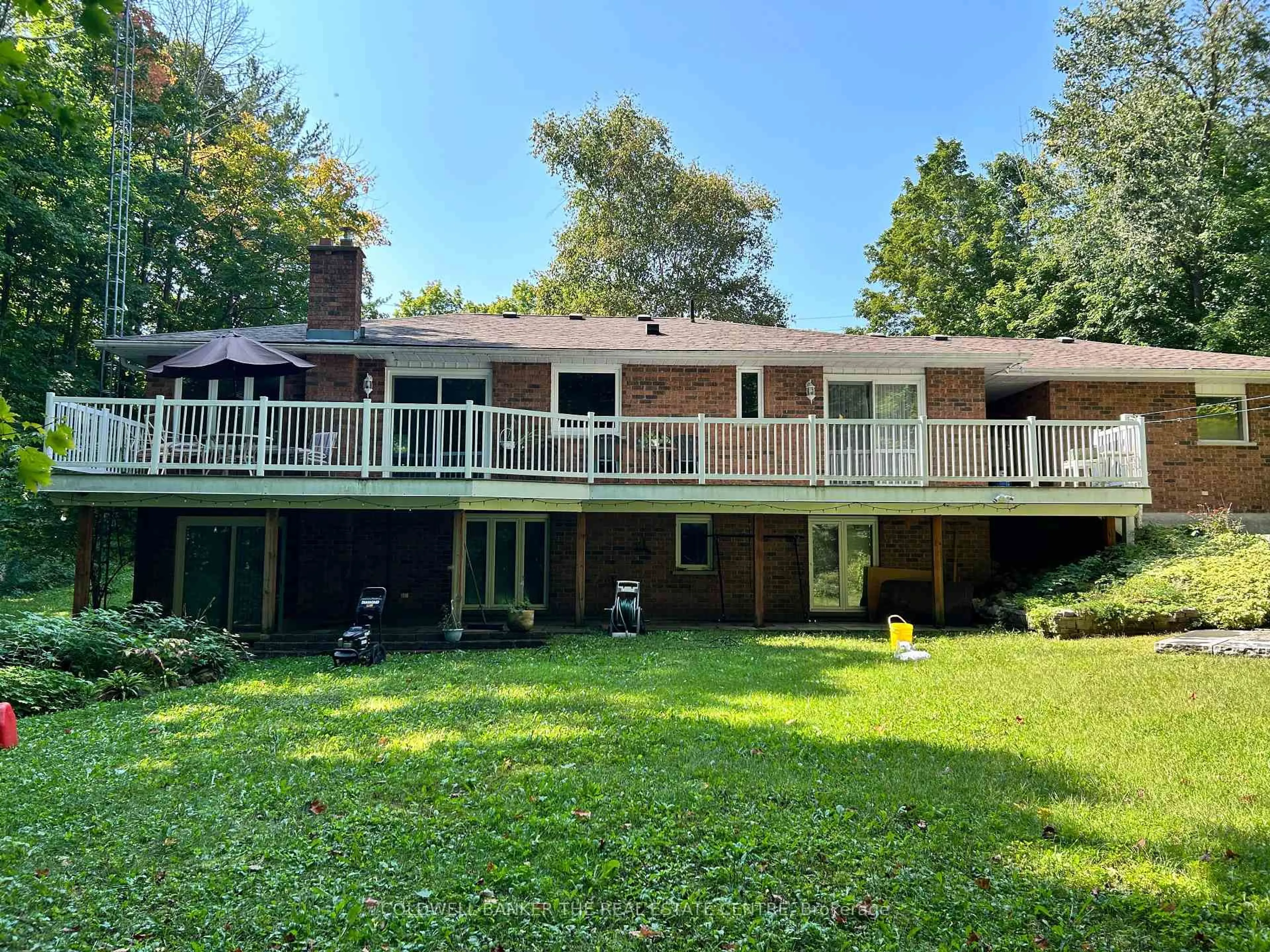 A pic from outside/outdoor area/front of a property/back of a property/a pic from drone, water/lake/river/ocean view for 3465 25 Sdrd, Innisfil Ontario L9S 3C9