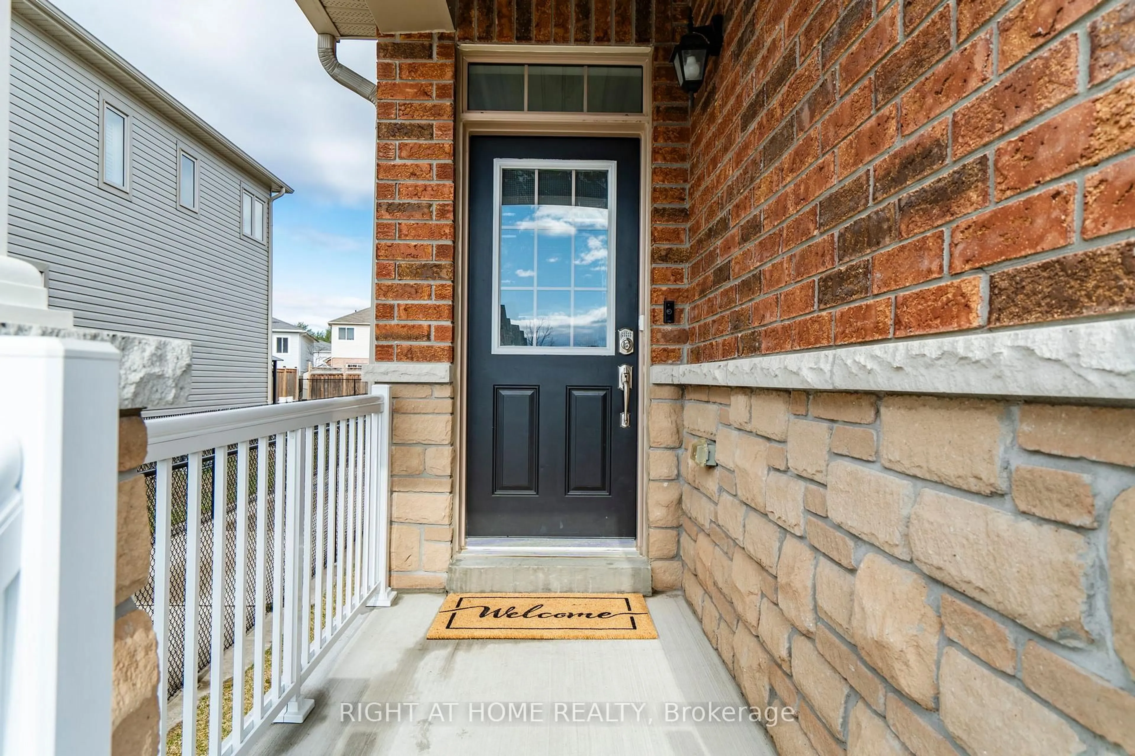 Indoor entryway for 22 Sasco Way, Essa Ontario L3W 0C8