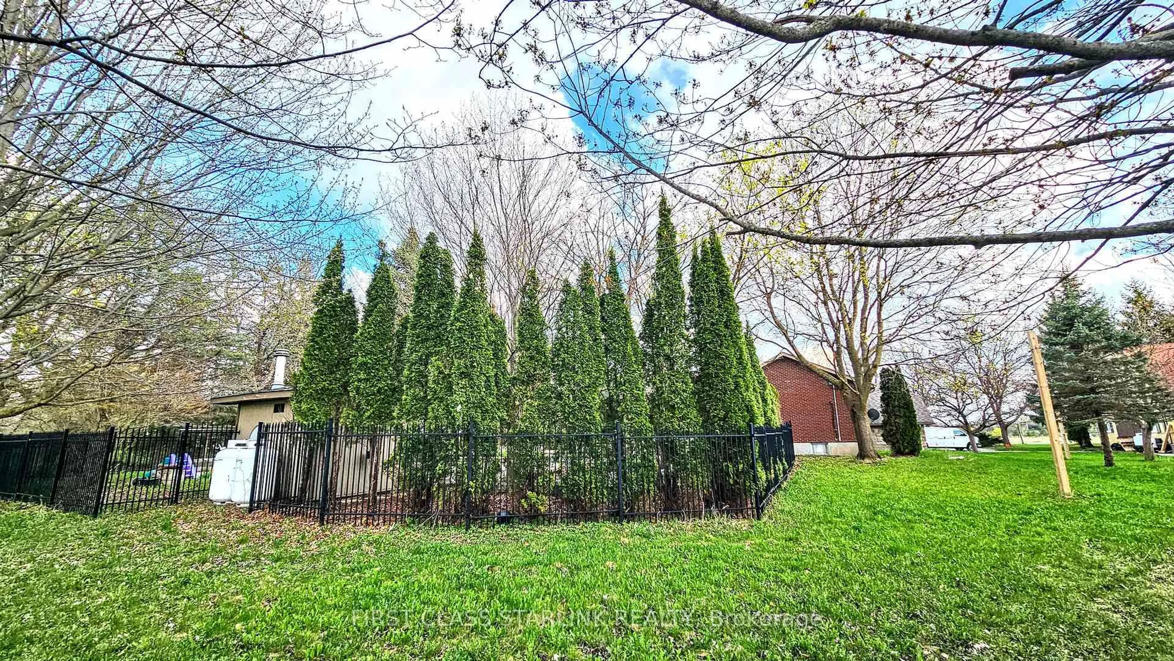 A pic from outside/outdoor area/front of a property/back of a property/a pic from drone, forest/trees view for 6394 Bethesda Sdrd, Whitchurch-Stouffville Ontario L4A 7X3