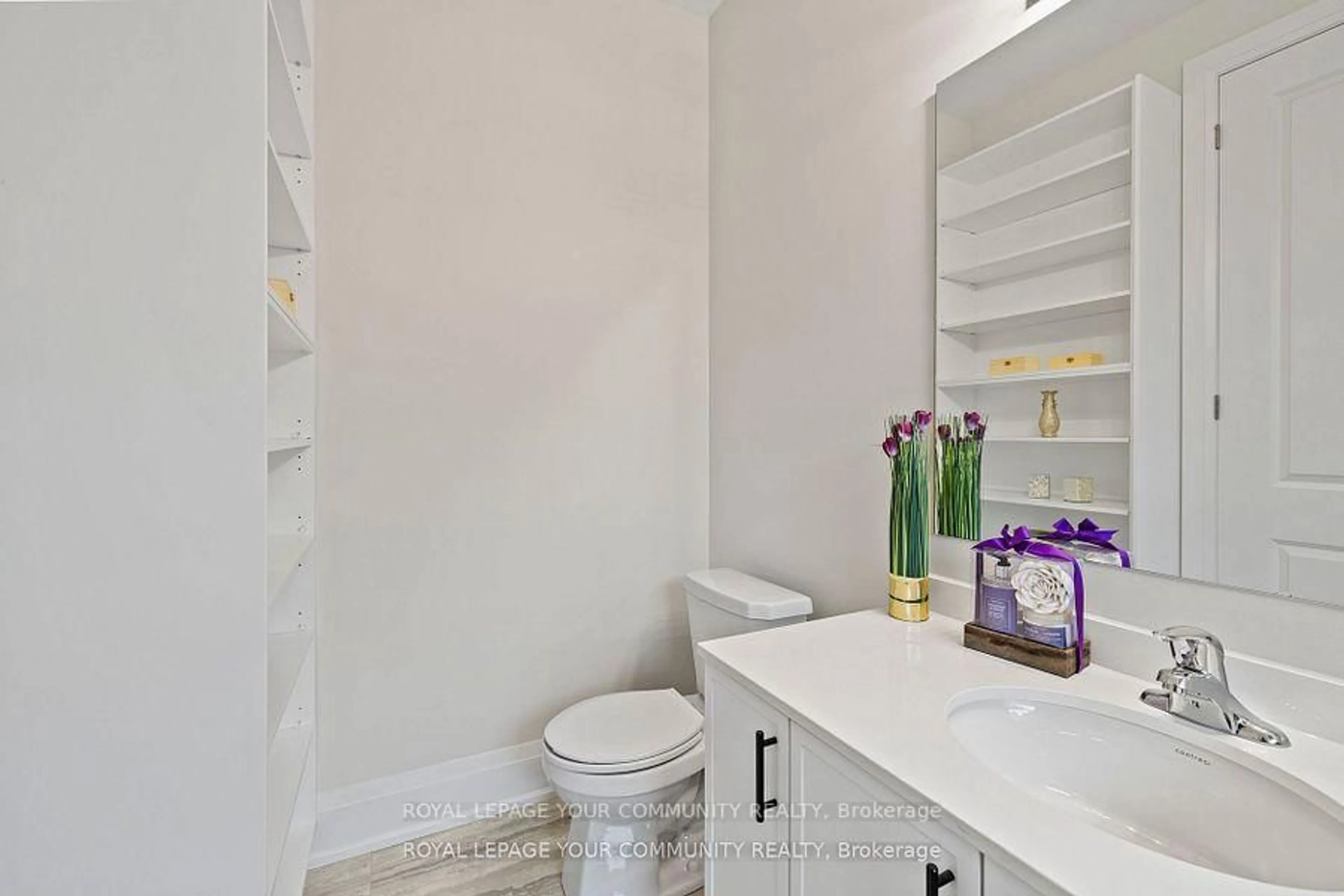 Contemporary bathroom, ceramic/tile floor for 14 Deer Park Lane, Markham Ontario L3P 2B5