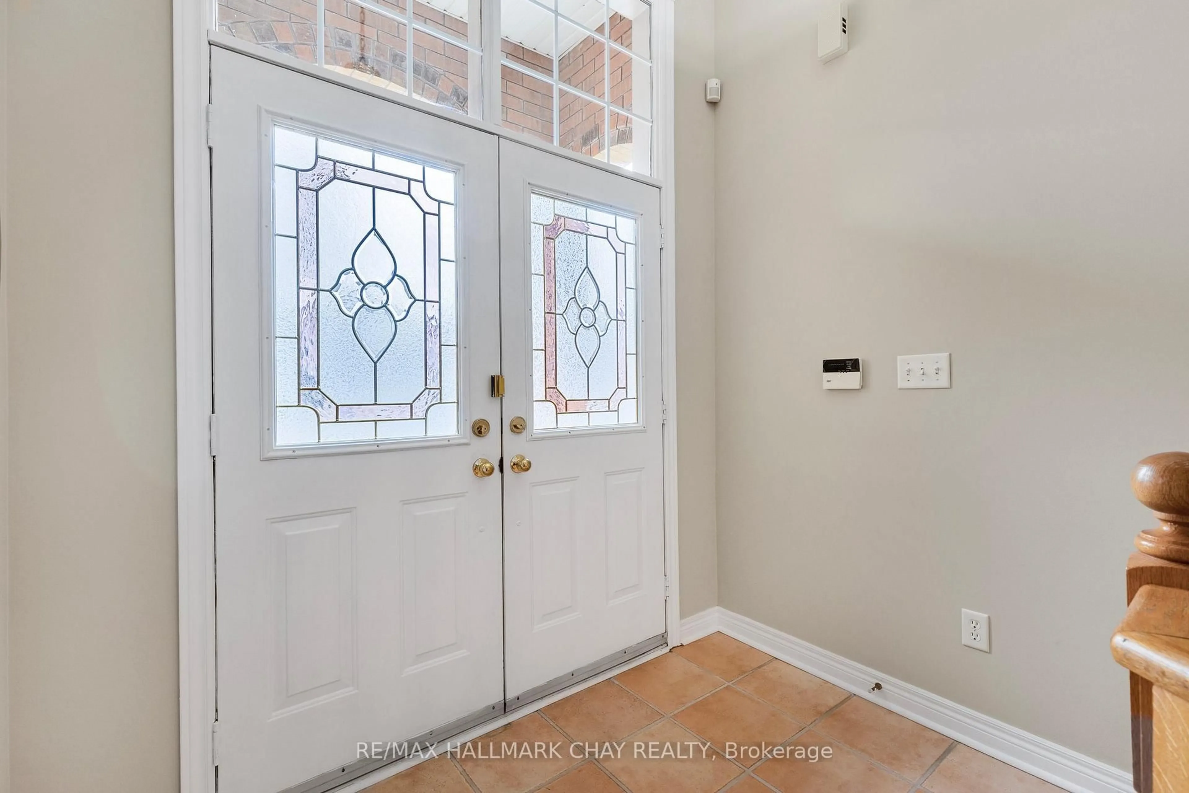 Indoor entryway for 14 Sequoia Rd, Vaughan Ontario L4H 1W2