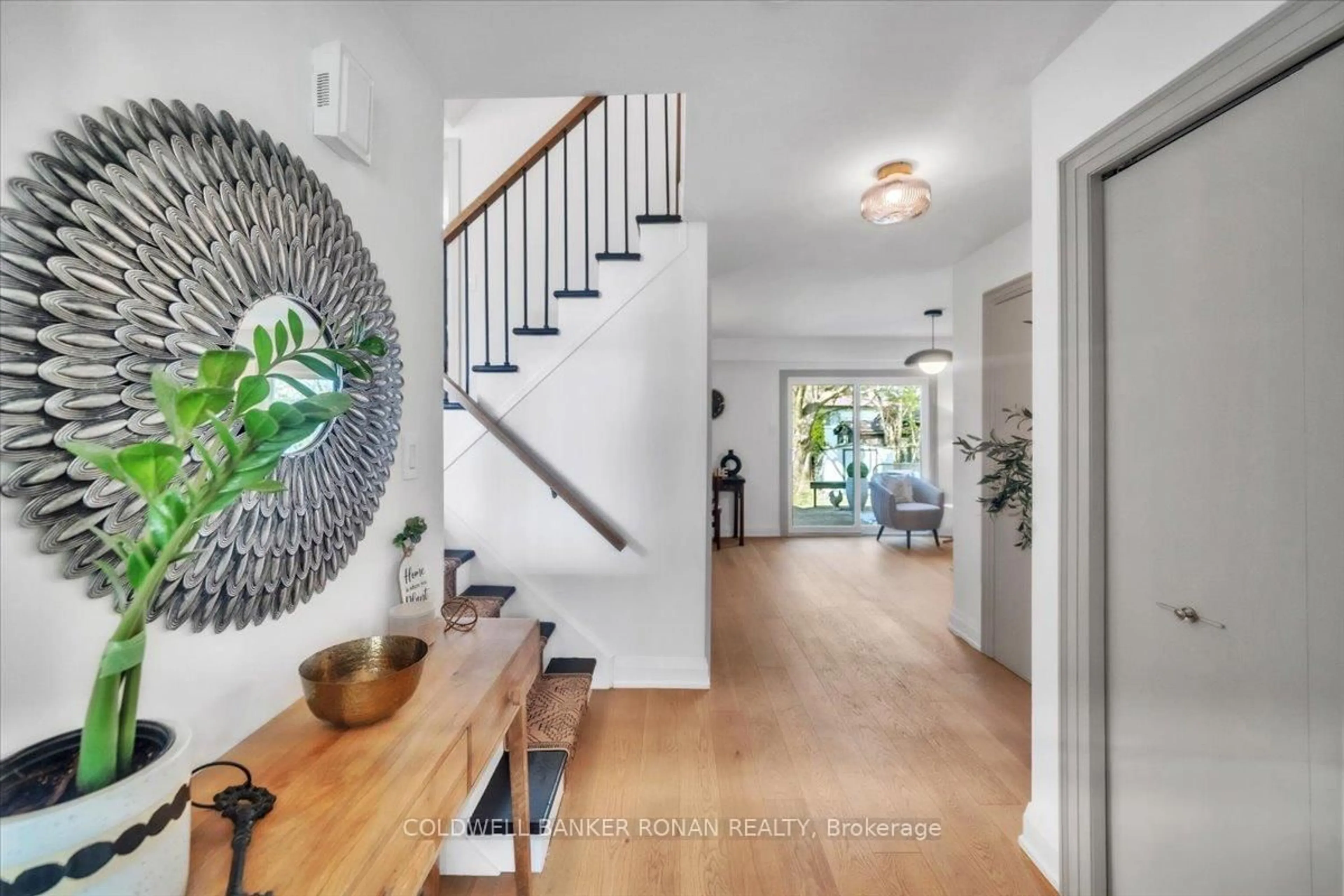 Indoor entryway for 14 Lionel Stone Ave, New Tecumseth Ontario L0G 1W0