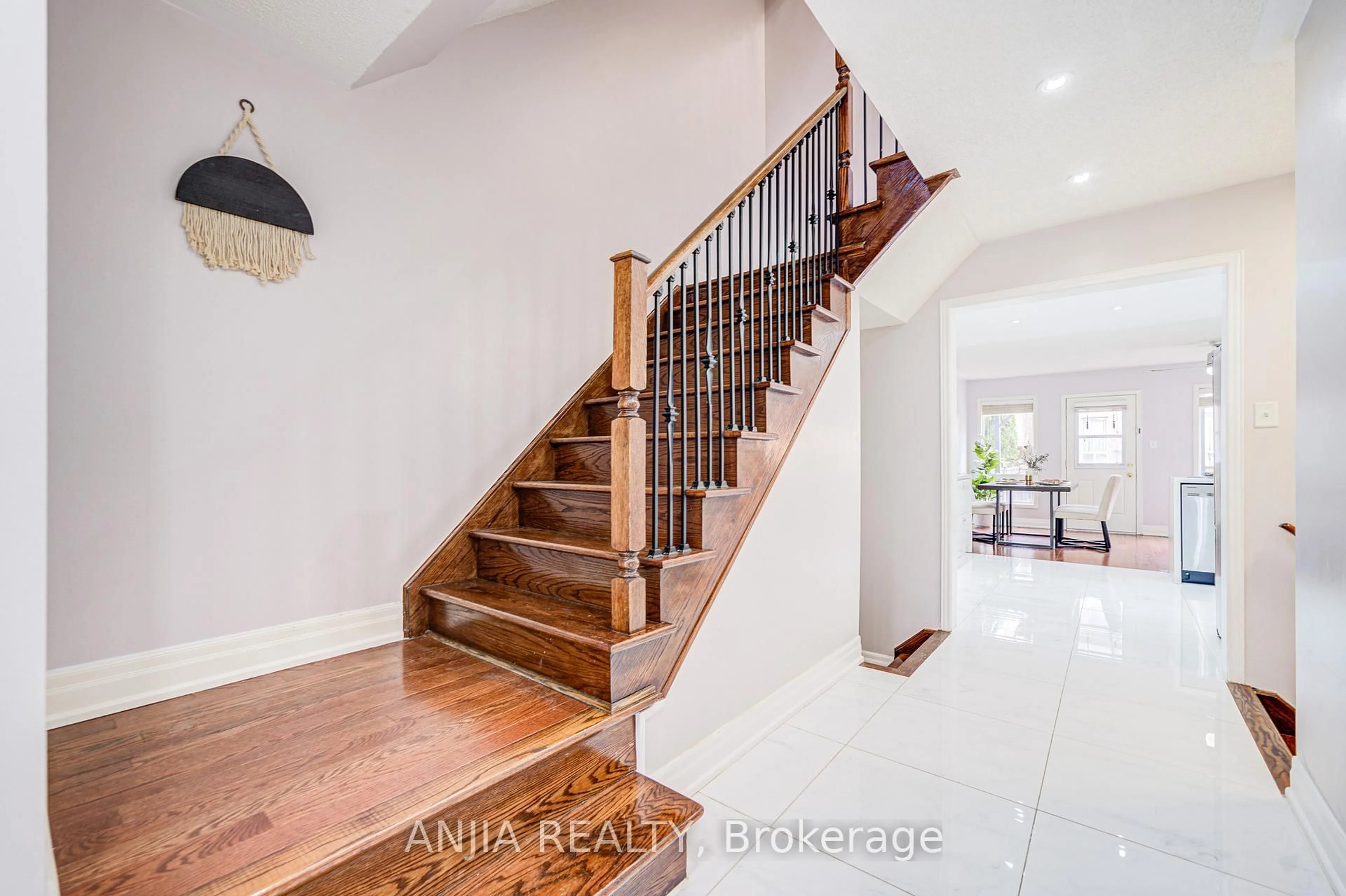 Unknown for 216 Zokol Dr, Aurora Ontario L4G 0B8