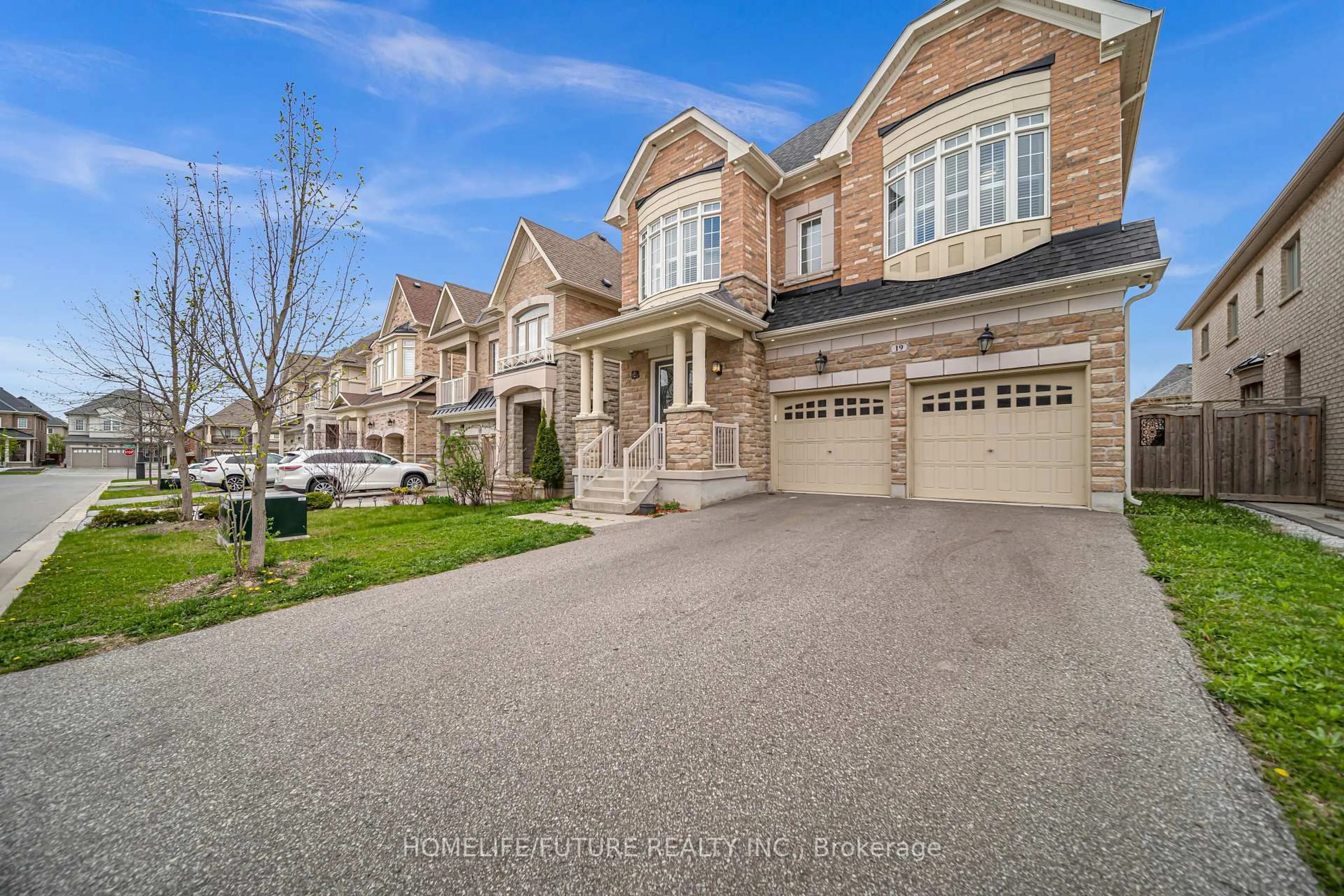 Unknown for 19 Madoc Pl, Vaughan Ontario L4H 3W6