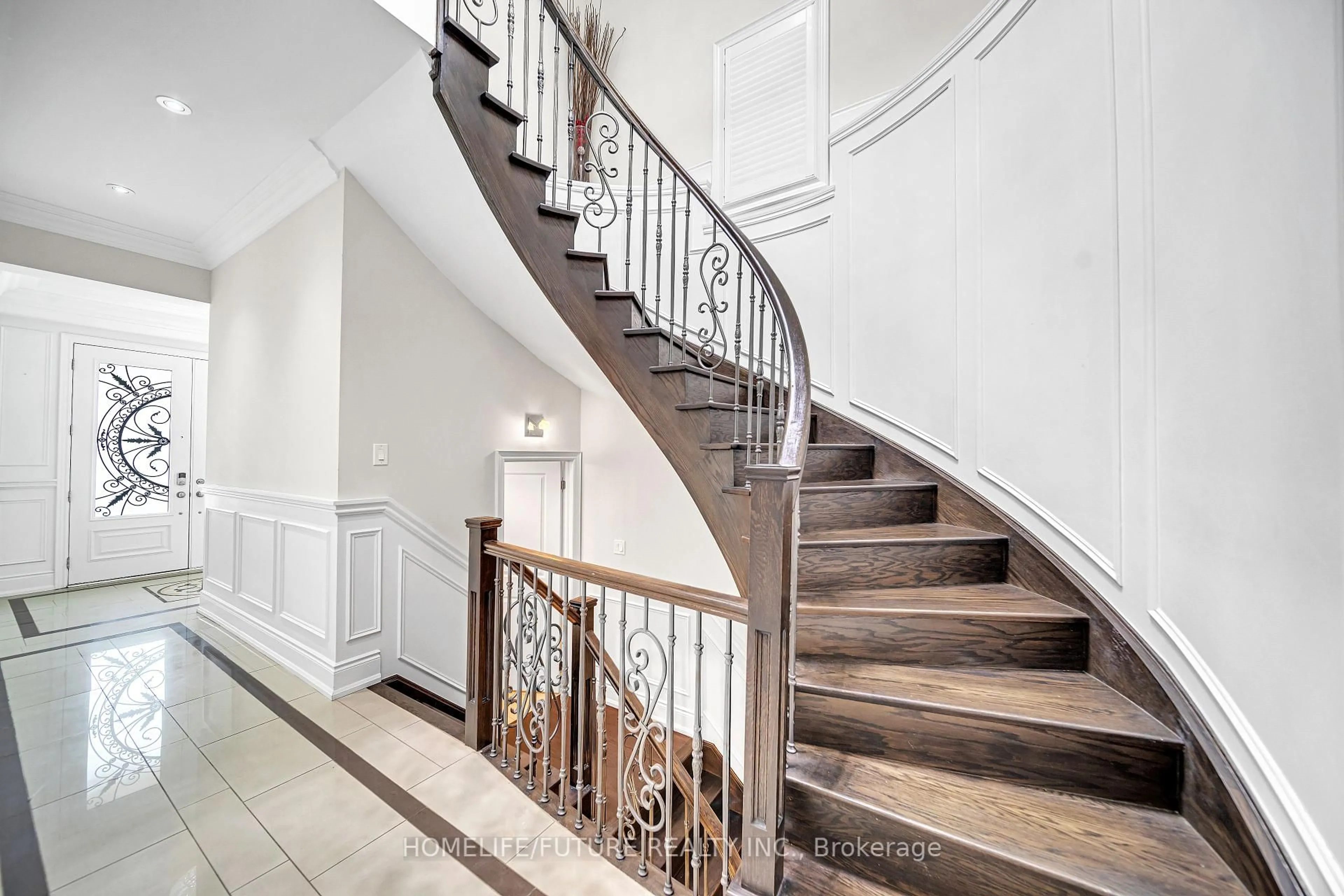 Stairs for 19 Madoc Pl, Vaughan Ontario L4H 3W6