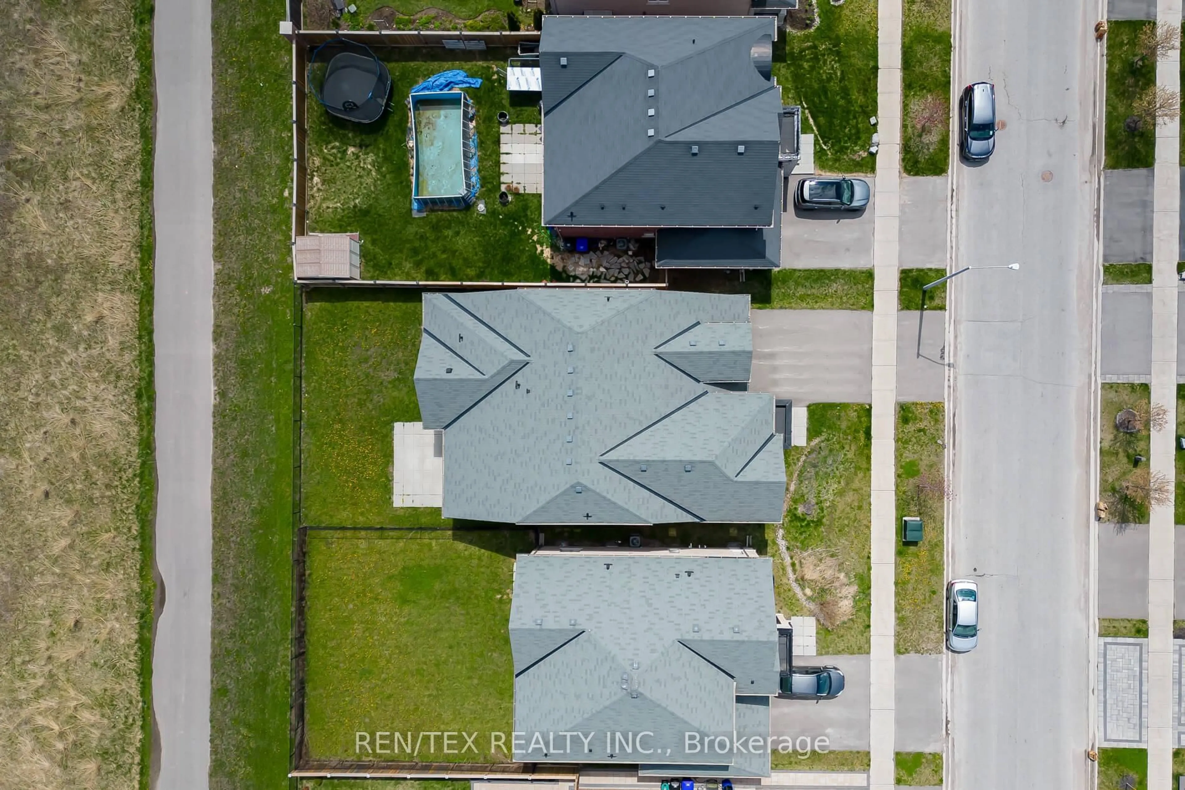 A pic from outside/outdoor area/front of a property/back of a property/a pic from drone, street for 1551 Emberton Way, Innisfil Ontario L9S 0L6